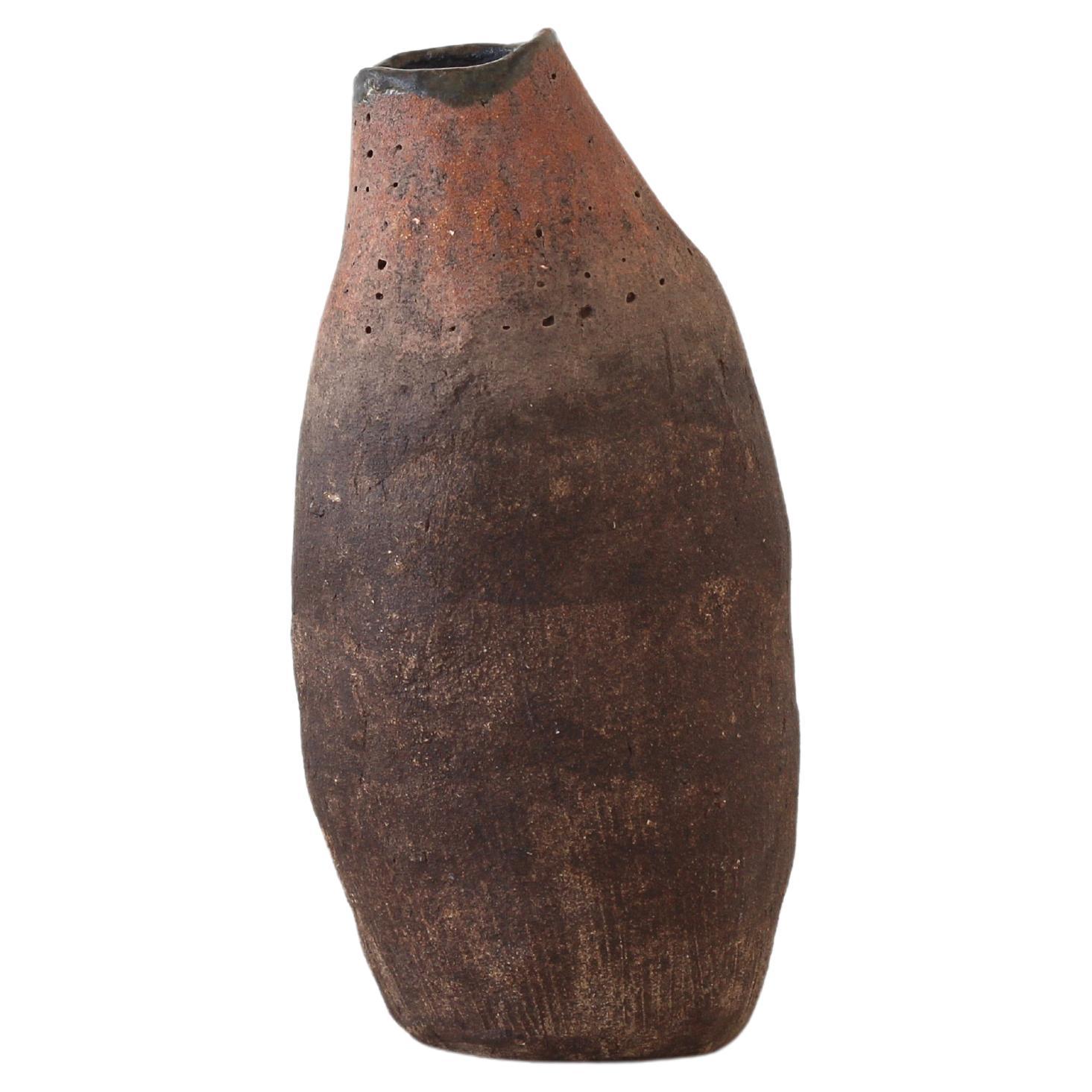 Cucumber Vase by Eguzkiñe Egaña
