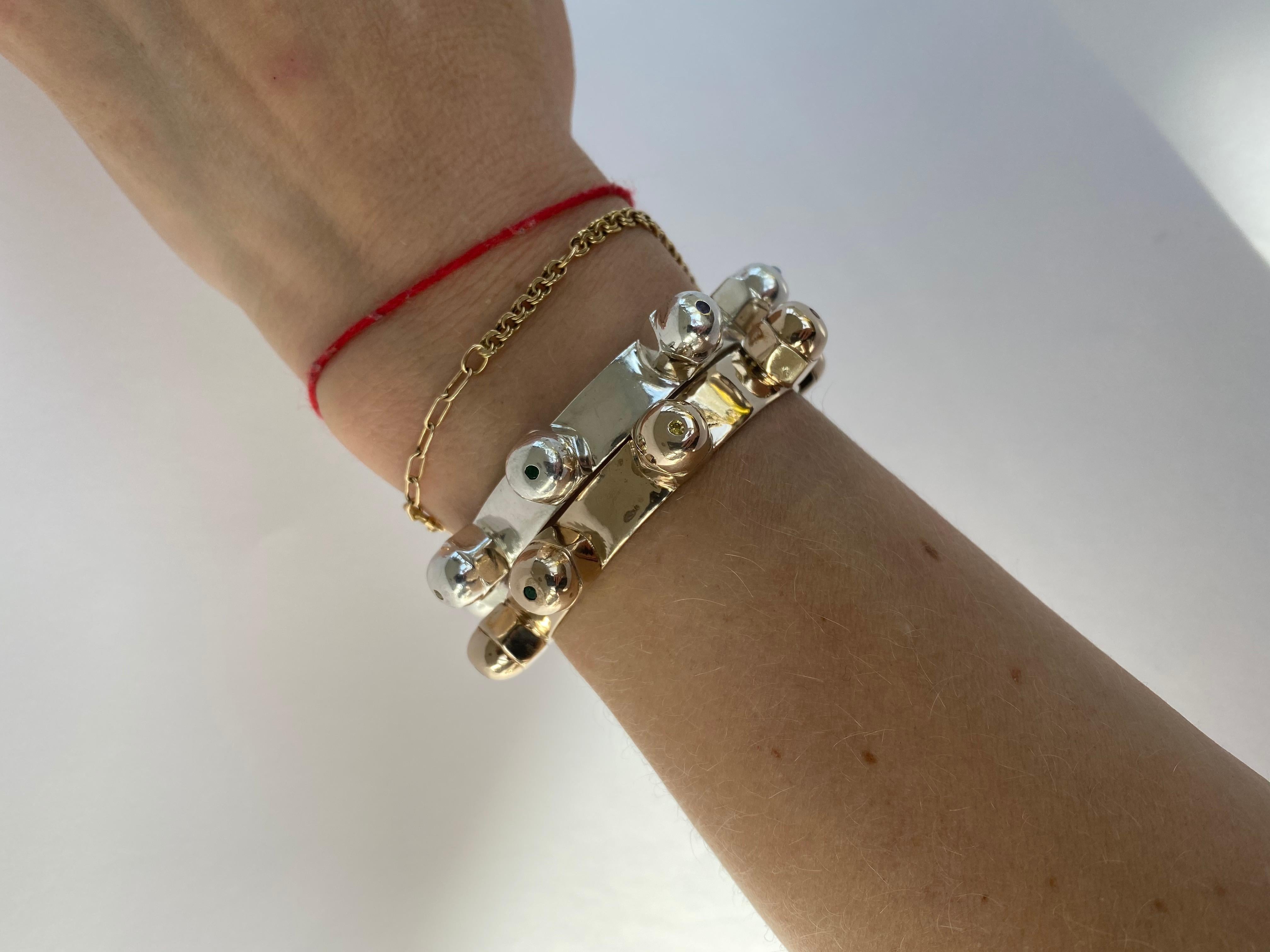 Ensemble de deux bracelets de manchette arc-en-ciel en argent, bronze, diamants blancs et émeraudes Chakra en vente 3