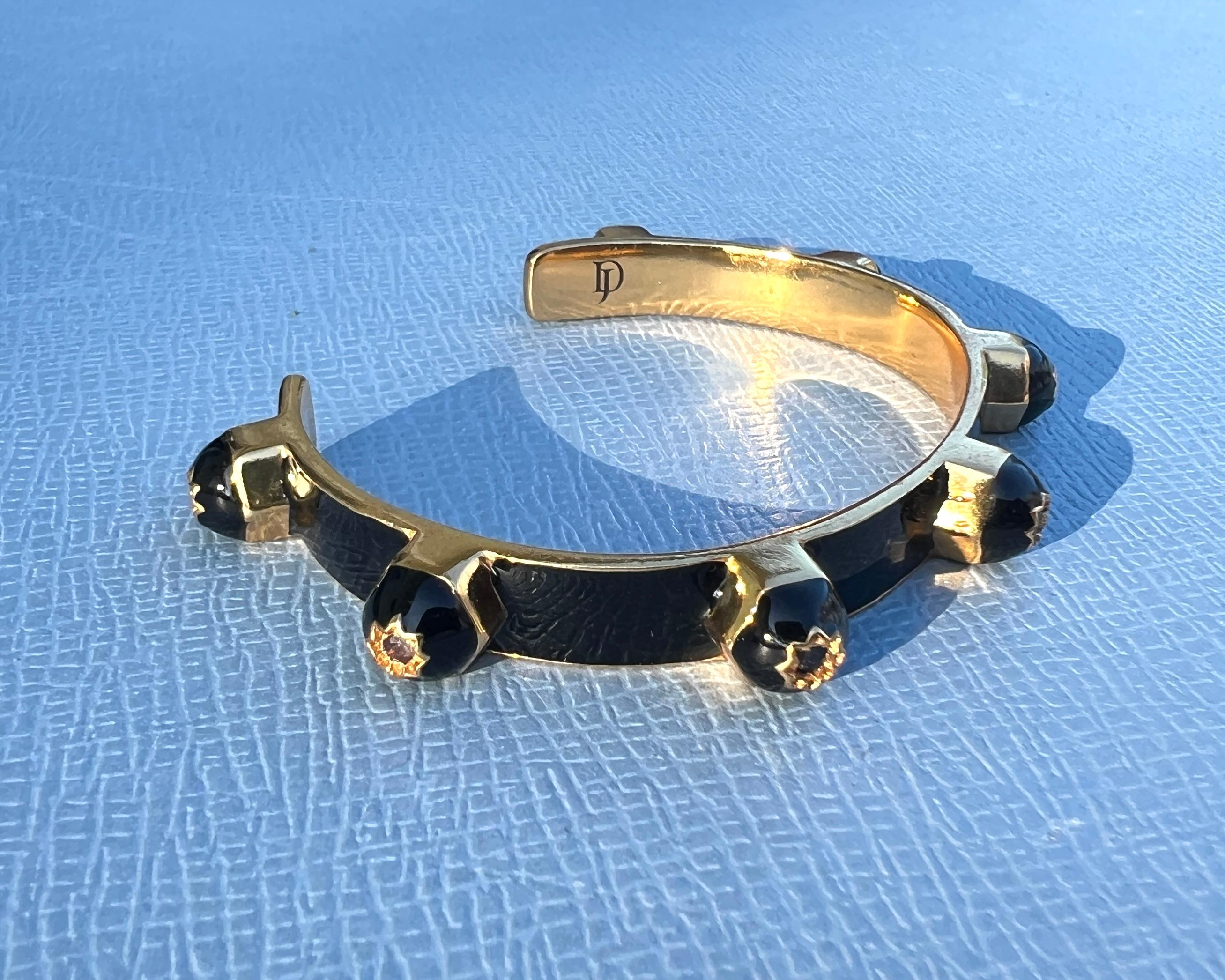 Taille brillant Bracelet manchette Chakra en émail noir en vente