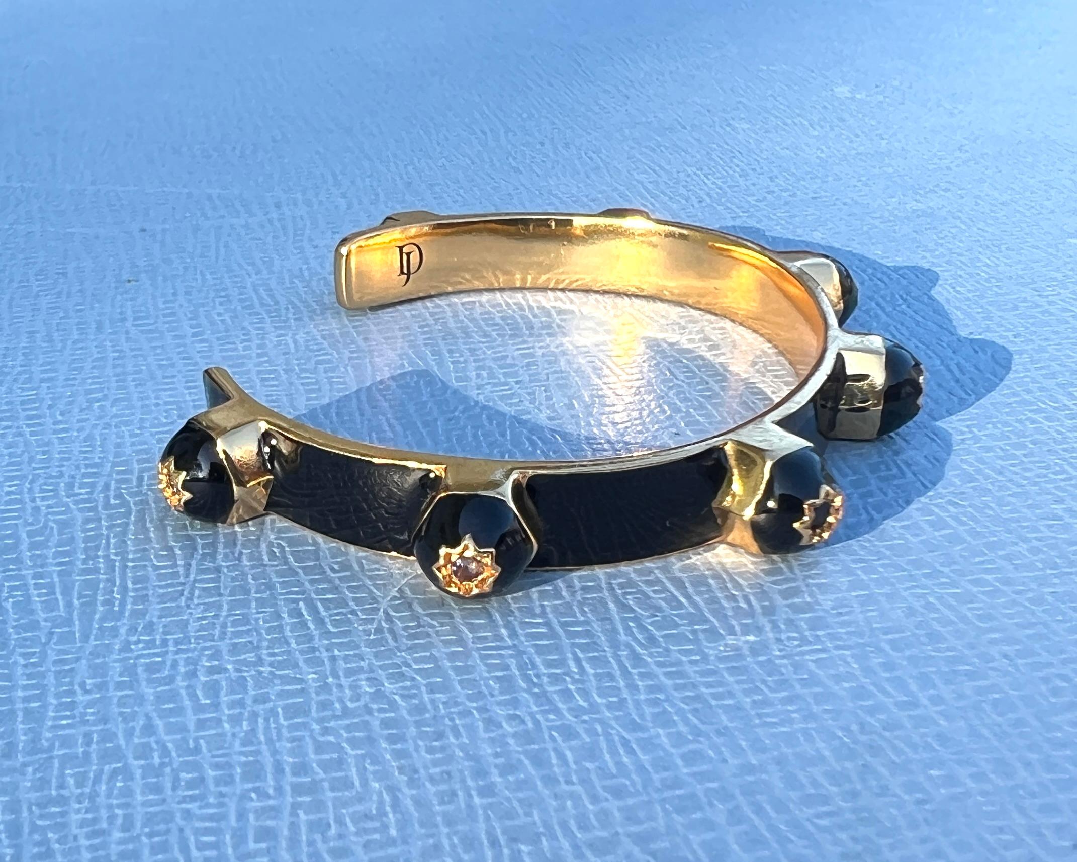 Bracelet manchette Chakra en émail noir en vente 3