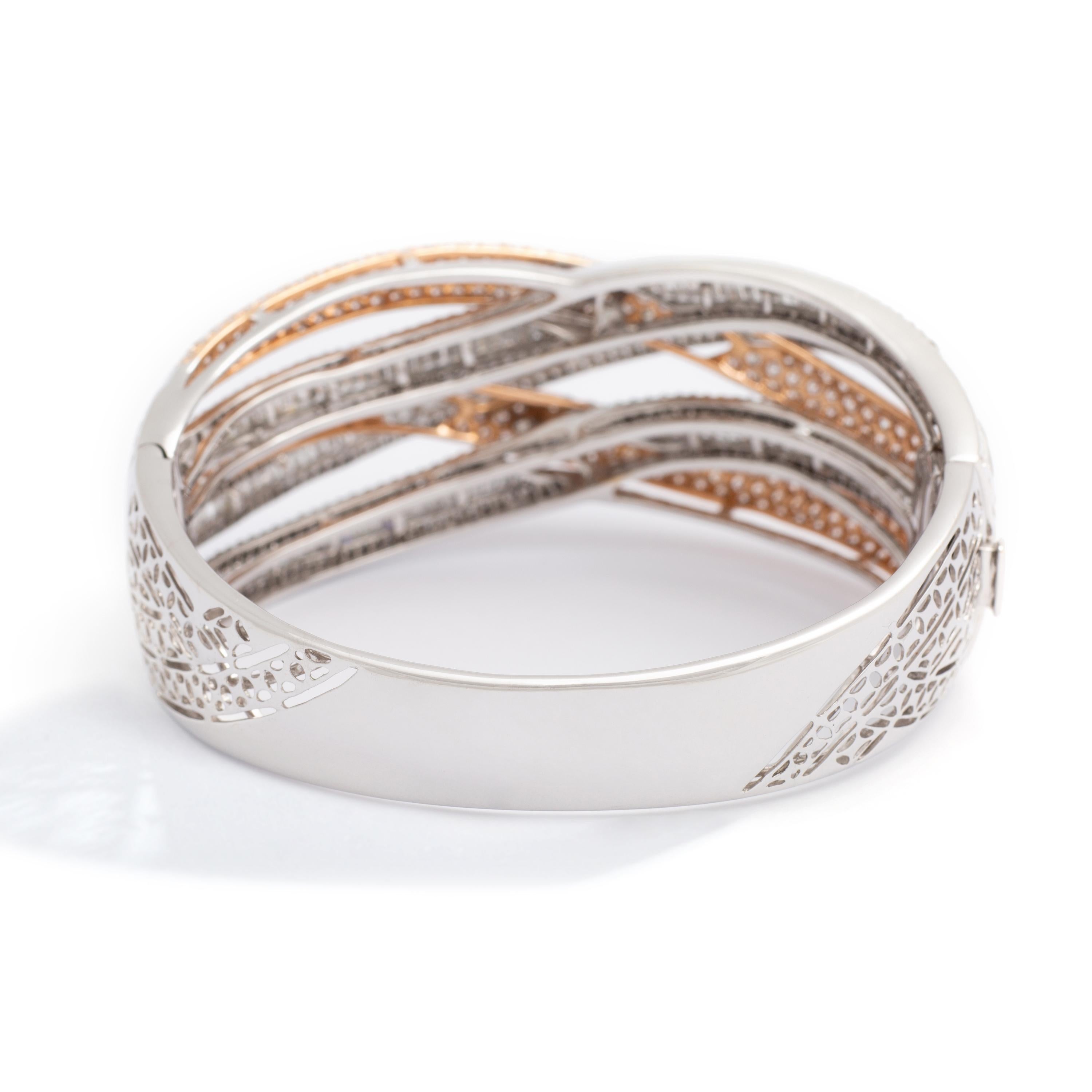 Cuff Bracelet Diamond Gold In New Condition In Geneva, CH