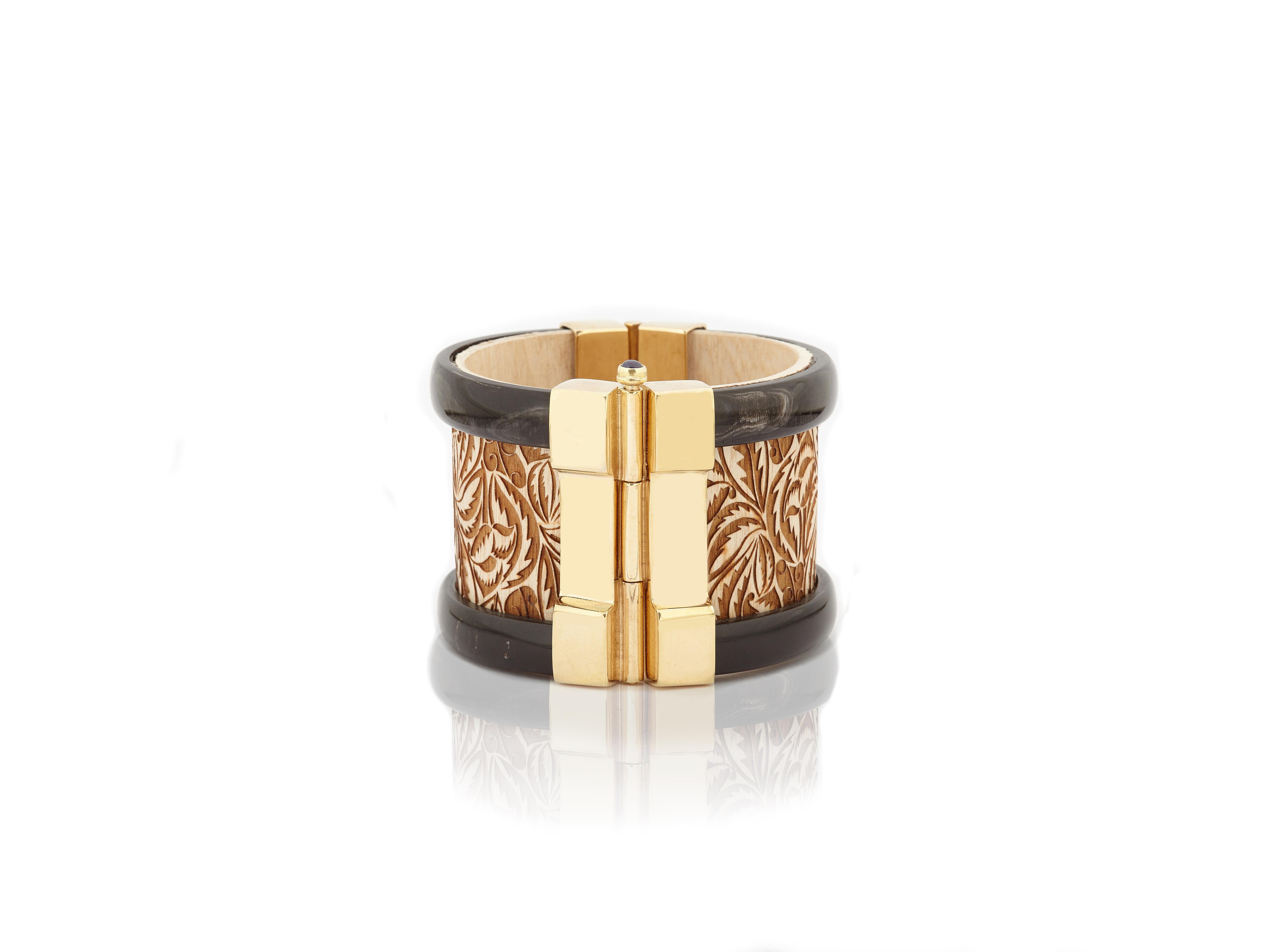 Cuff Bracelet Gold Horn Sapphire Wood Acacia In New Condition For Sale In London, GB