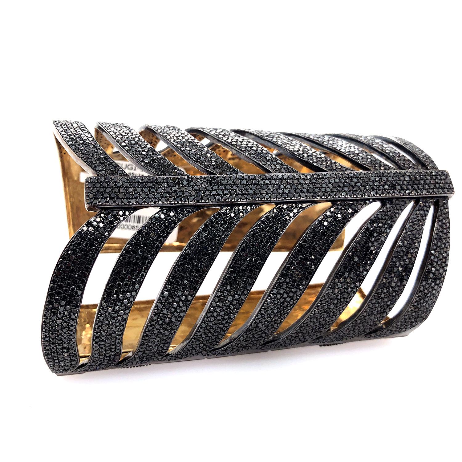 Round Cut Cuff Bracelet in Grill Pattern with Pave Diamonds For Sale
