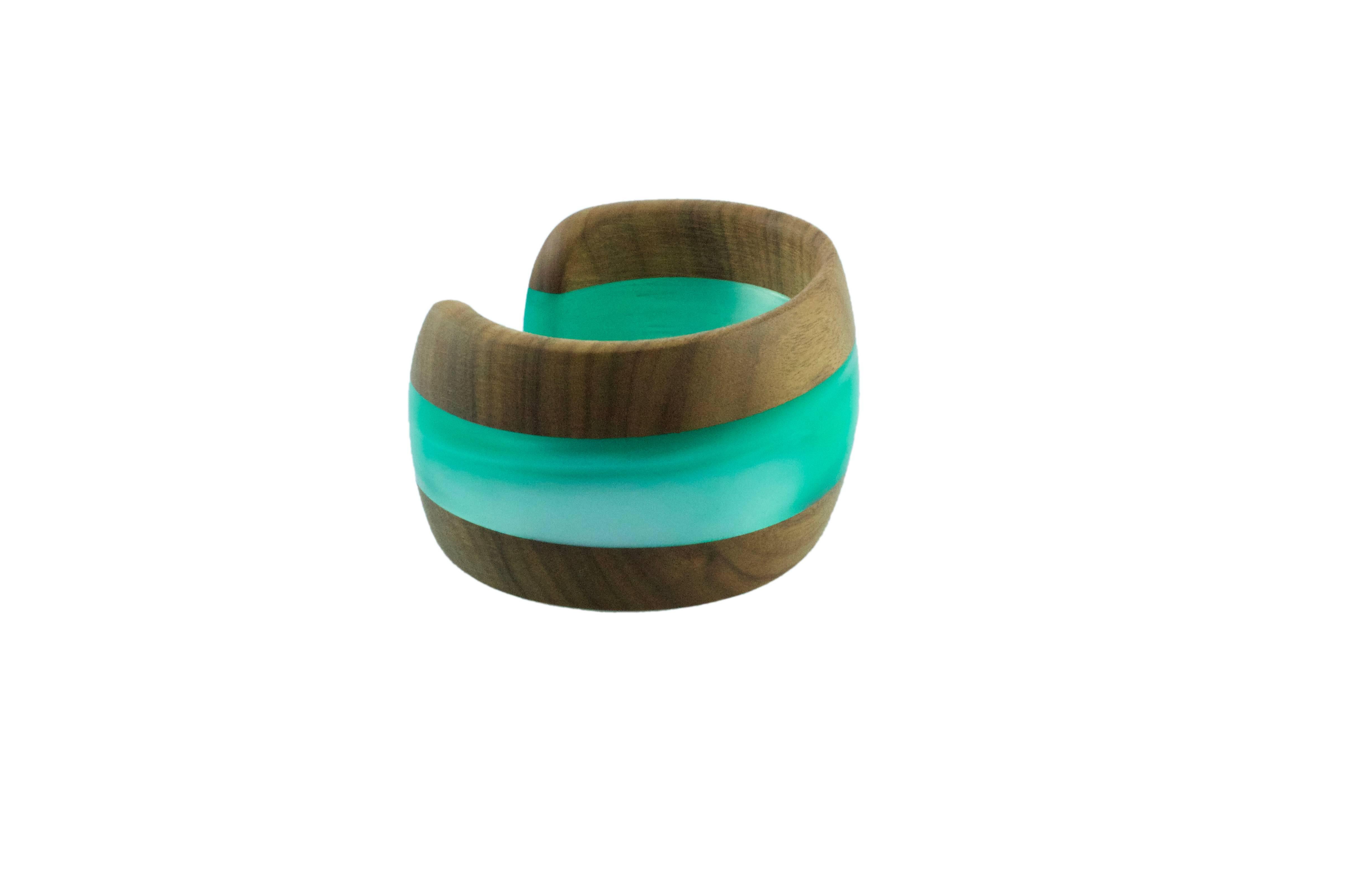 Women's Cuff Bracelet in Wood and Pearly Light Blue Methacrylate