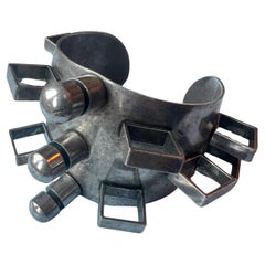 Bracelet manchette brutaliste moderne