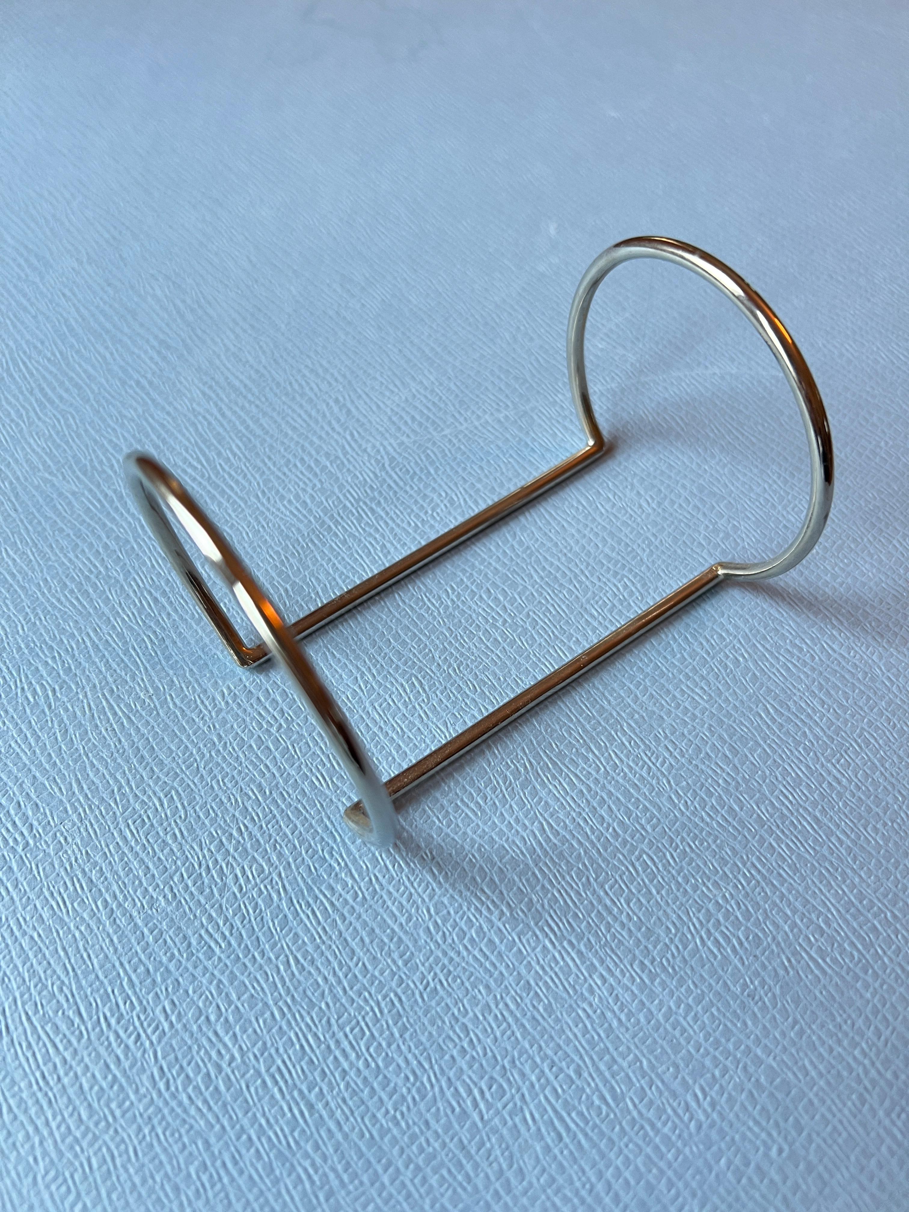 Bracciale a polsino Pezzo distintivo moderno in vendita 5