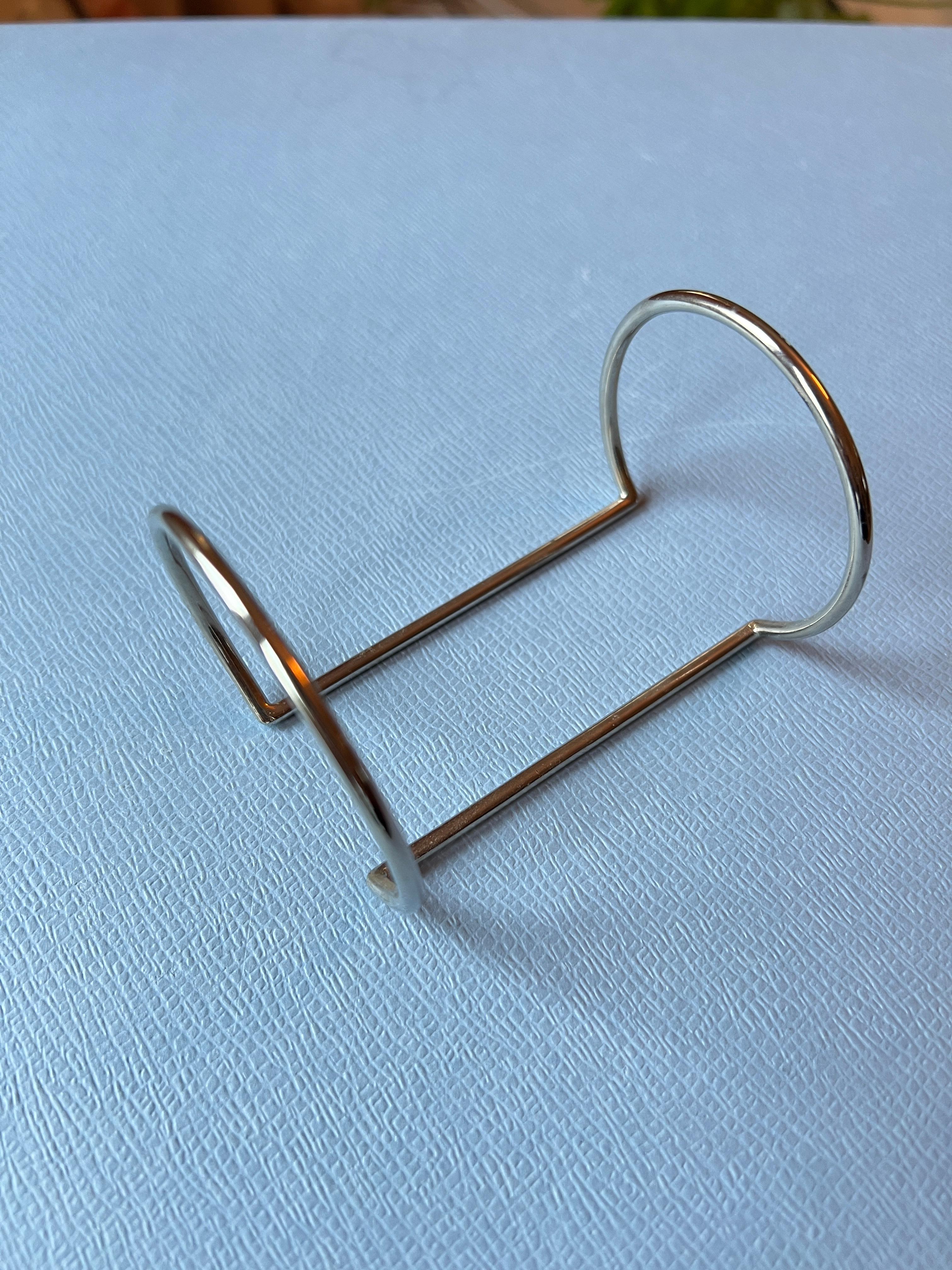 Bracciale a polsino Pezzo distintivo moderno in vendita 4