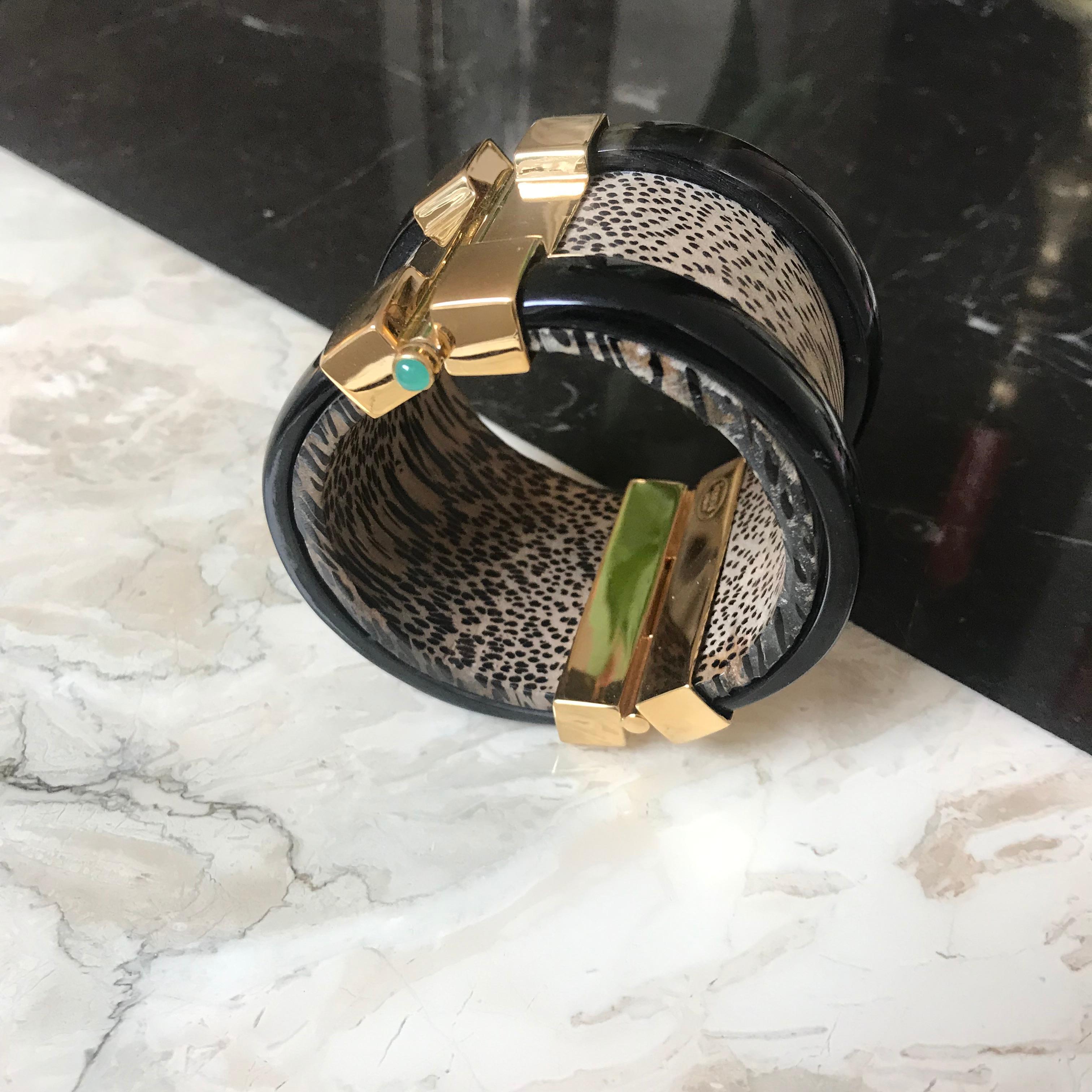 Cuff Bracelet Ruby Emerald Leopard Horn Diana Vreeland In New Condition For Sale In London, GB