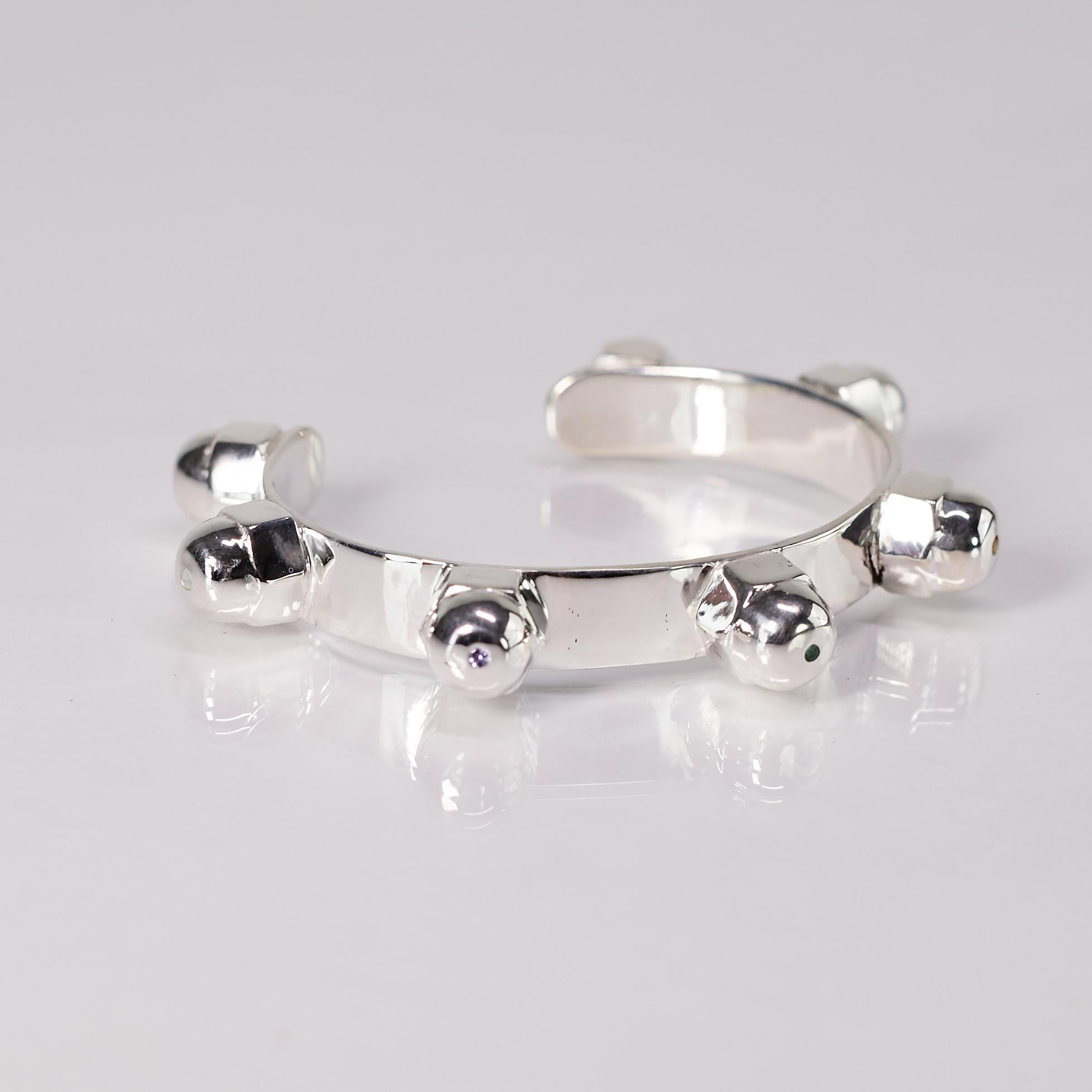 Donna Bracciale in argento con rubino Chakra in vendita