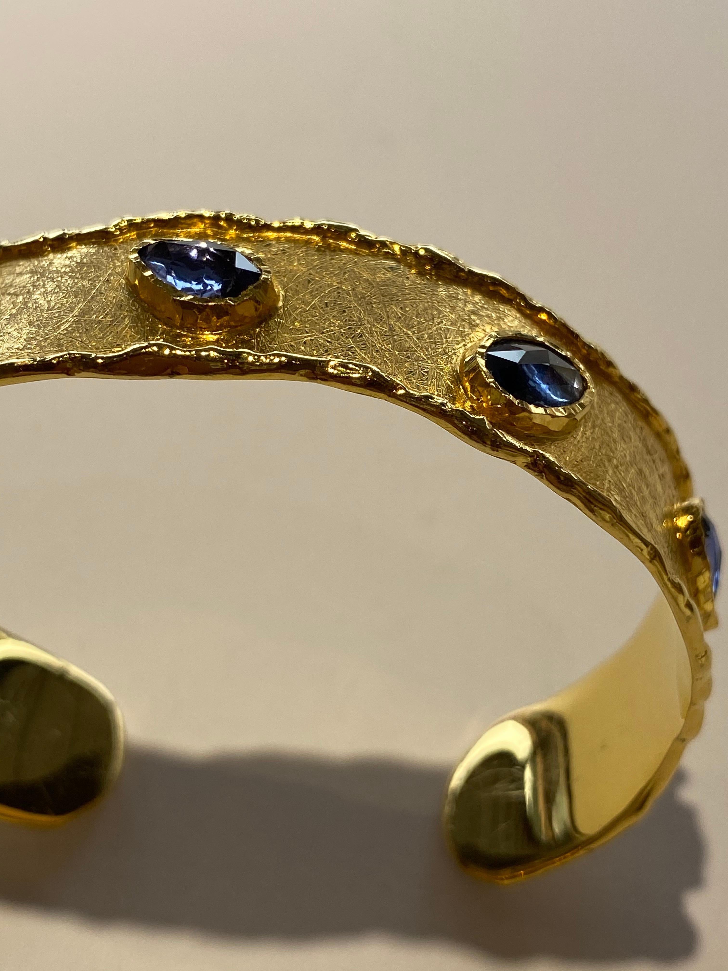 Briolette Cut Victor Velyan 24K Gold Blue Sapphire Cuff For Sale