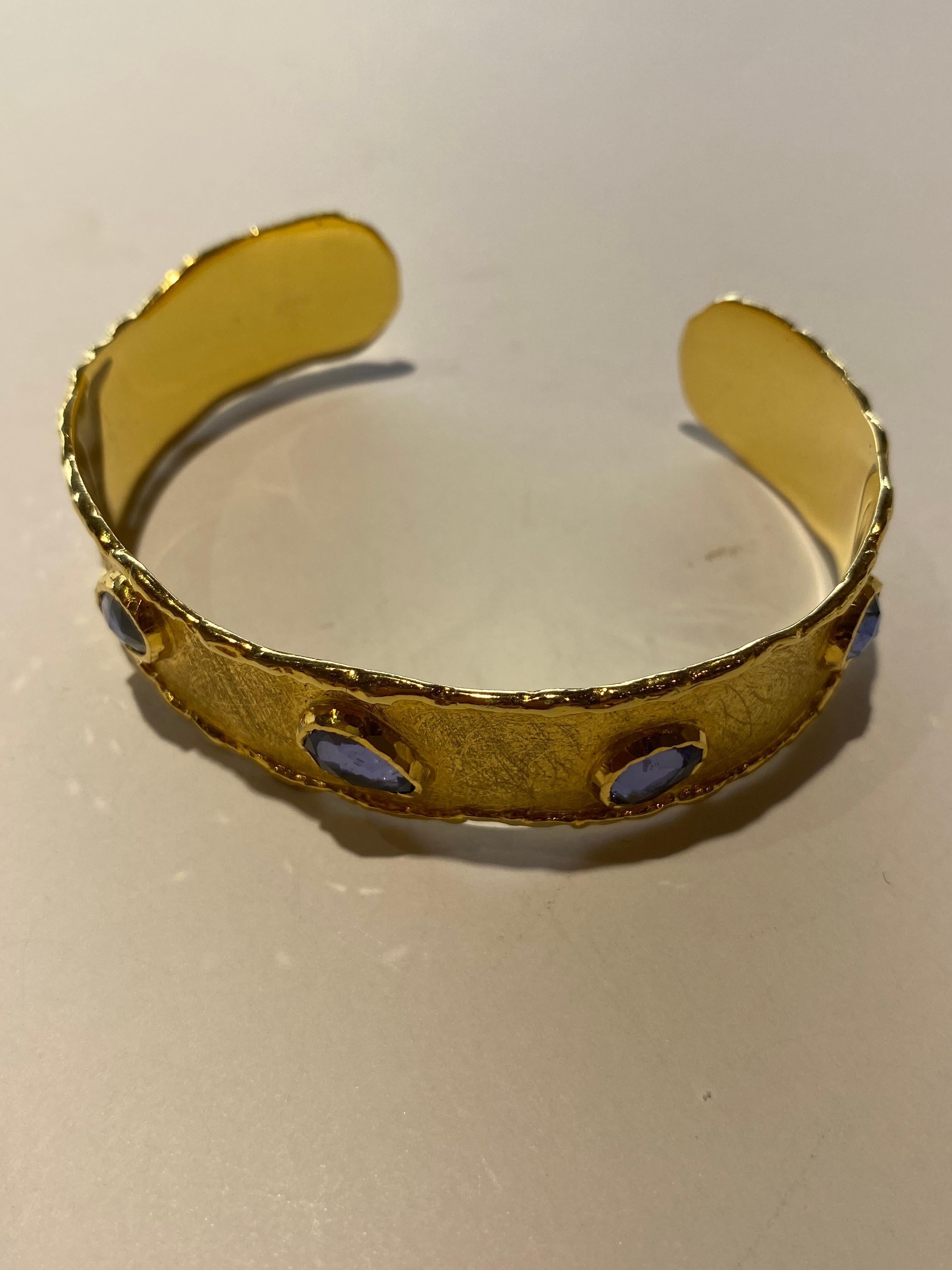 Women's or Men's Victor Velyan 24K Gold Blue Sapphire Cuff For Sale