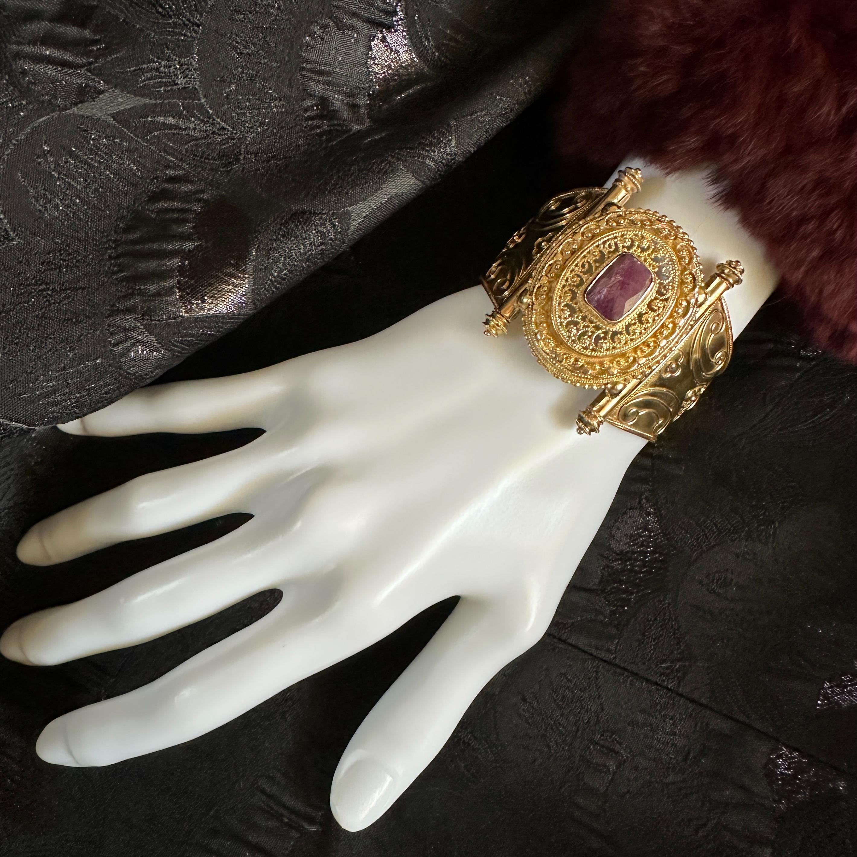 Cuff Bracelet with Columns & Ruby Filigree Centerpiece in 18K / 14K Gold For Sale 5