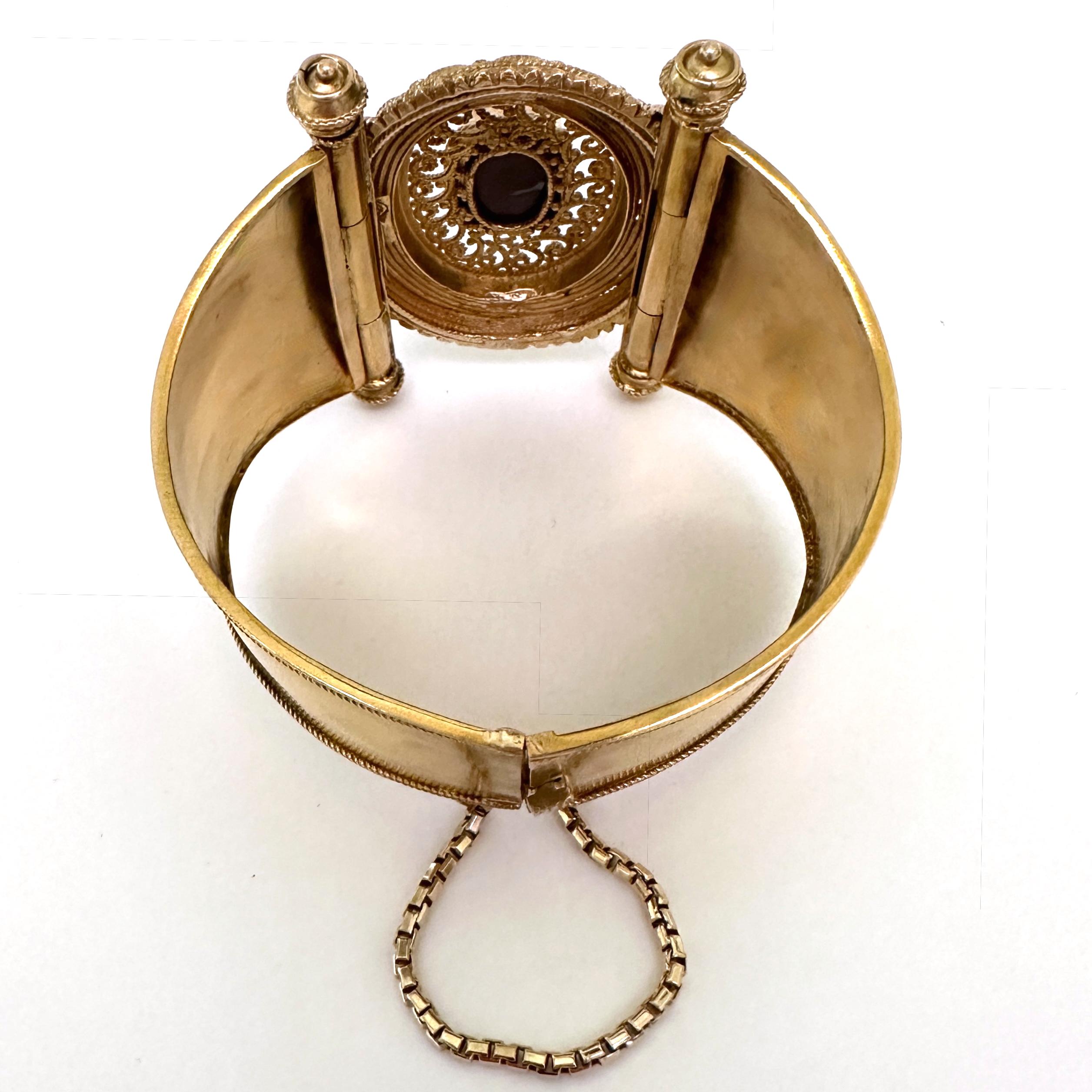 Cuff Bracelet with Columns & Ruby Filigree Centerpiece in 18K / 14K Gold For Sale 8