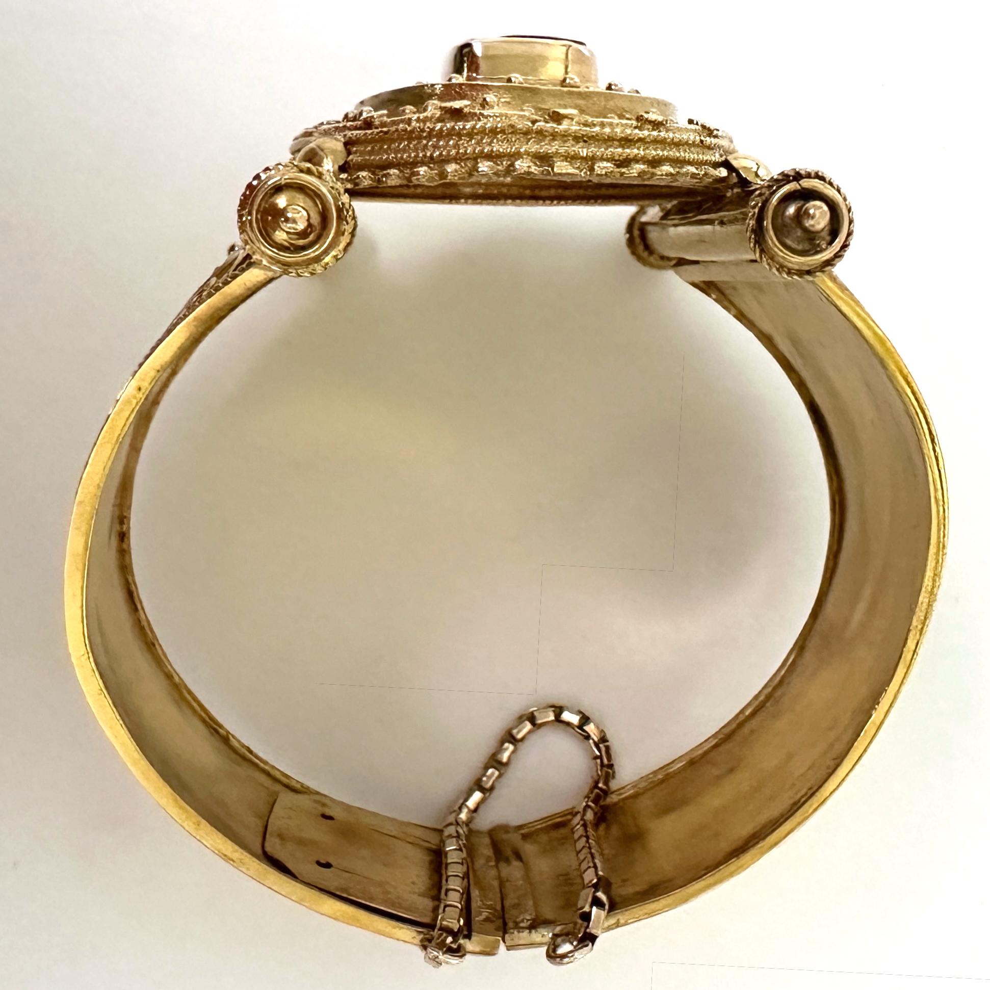 Cuff Bracelet with Columns & Ruby Filigree Centerpiece in 18K / 14K Gold For Sale 11