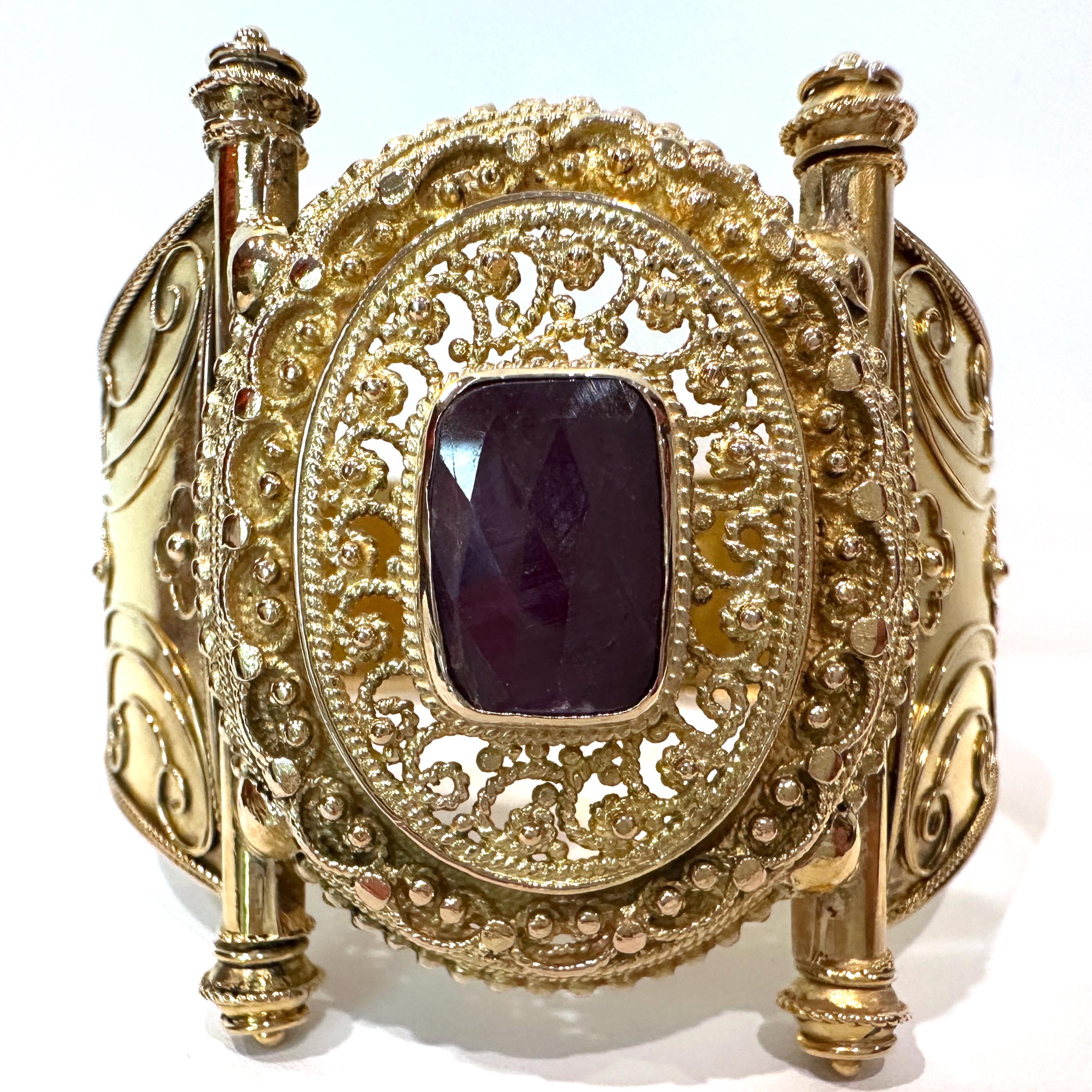 Cuff Bracelet with Columns & Ruby Filigree Centerpiece in 18K / 14K Gold For Sale 3