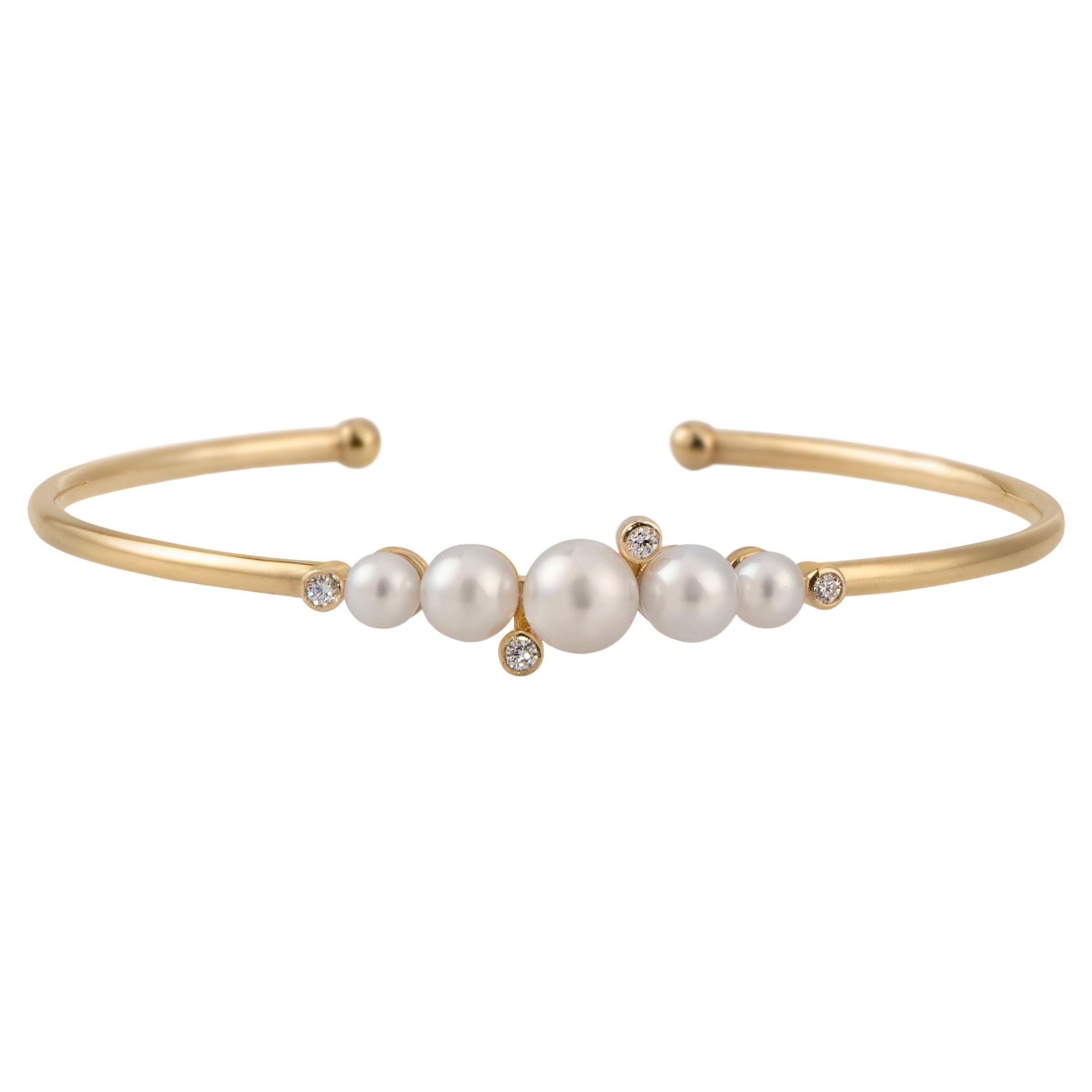 Cuff bracelet with pearls and diamonds in 18K Gold For Sale