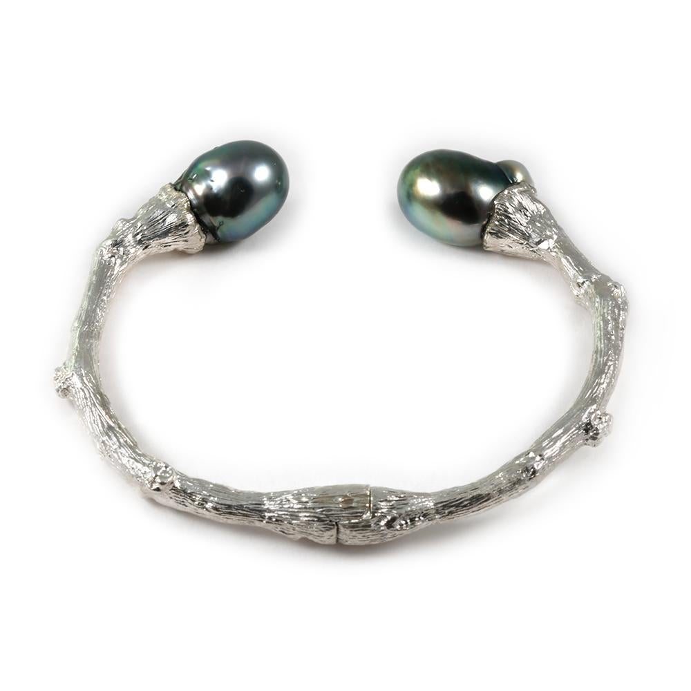 Cuff in Sterling Silver or Oxidized Silver with Tahitian Pearls In New Condition For Sale In Solana Beach, CA
