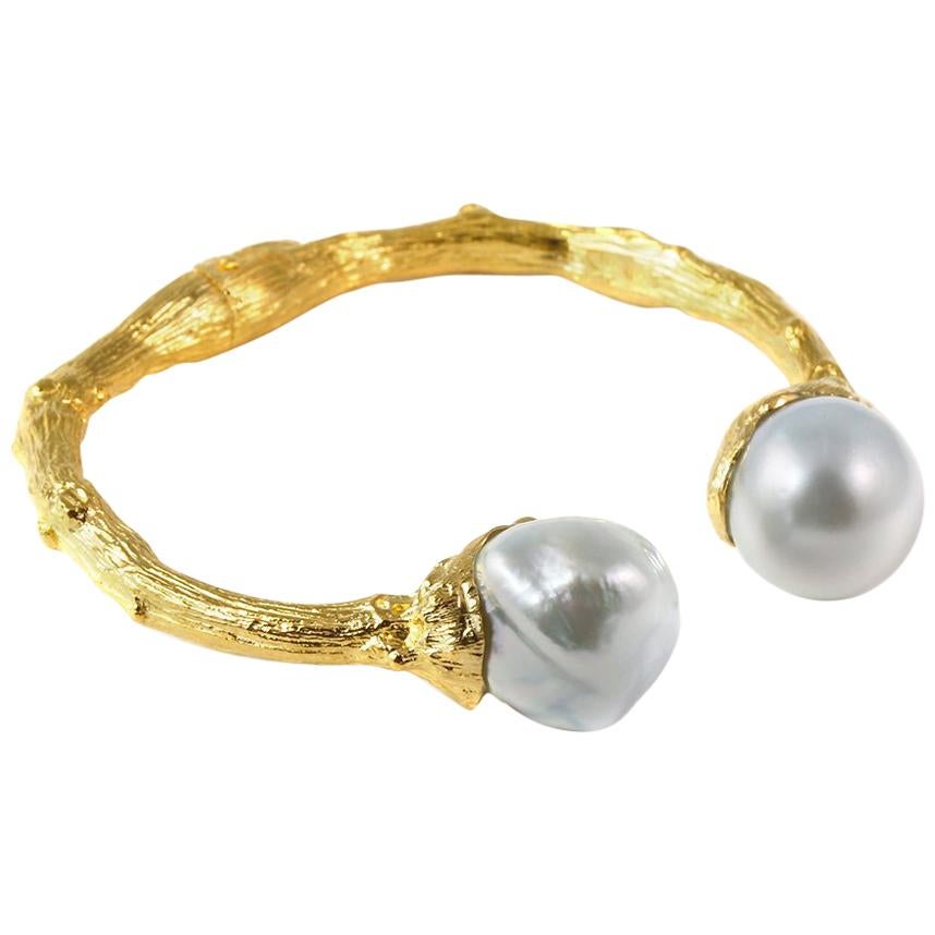 Cuff in Yellow Gold with South Sea Pearls For Sale