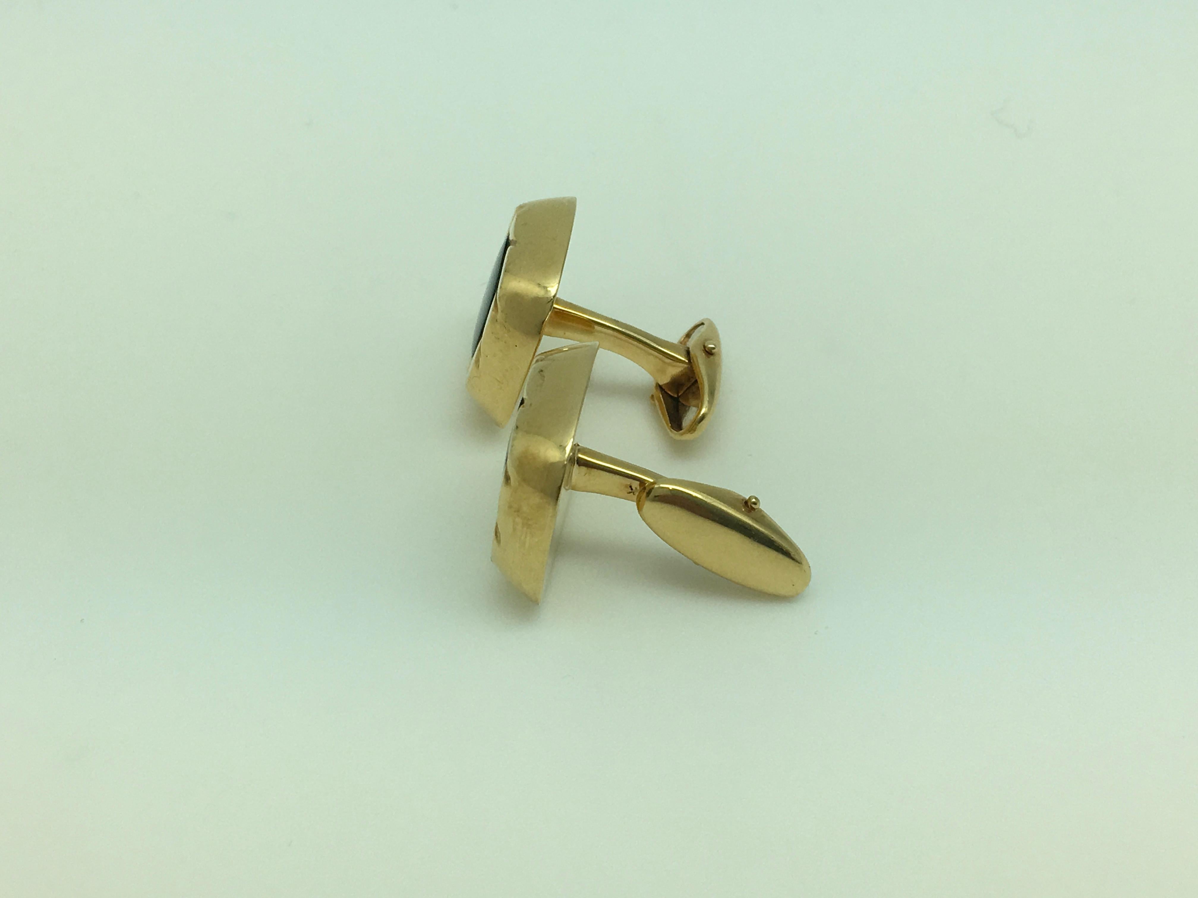 Women's or Men's Cuff Links 18 Karat Yellow Gold and Black Onyx For Sale