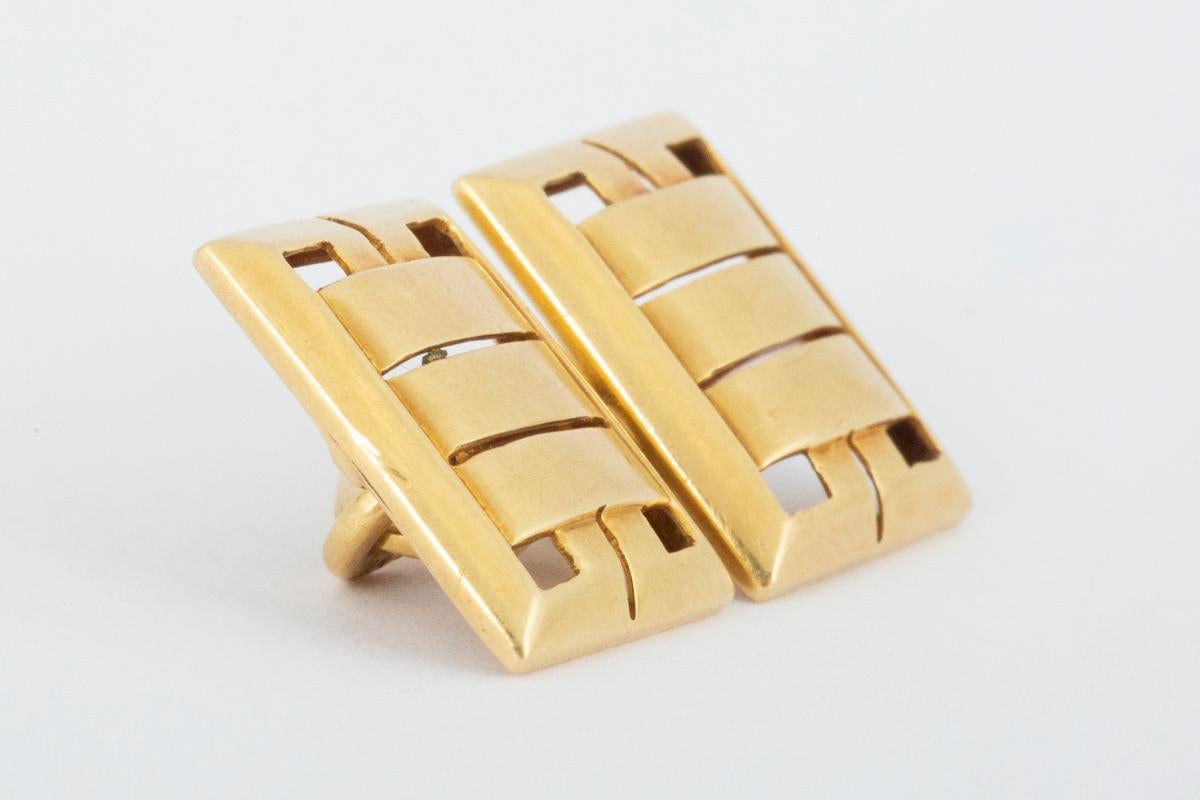 Cufflinks 18 Carat Gold in an Openwork Rectangular Design, English circa 1930 In Good Condition For Sale In London, GB