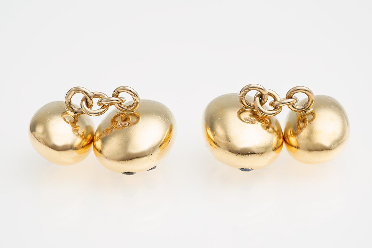 Round Cut  Coffee Bean Shaped Cufflinks in 18 Karat Gold and Sapphires, USA circa 1970 For Sale