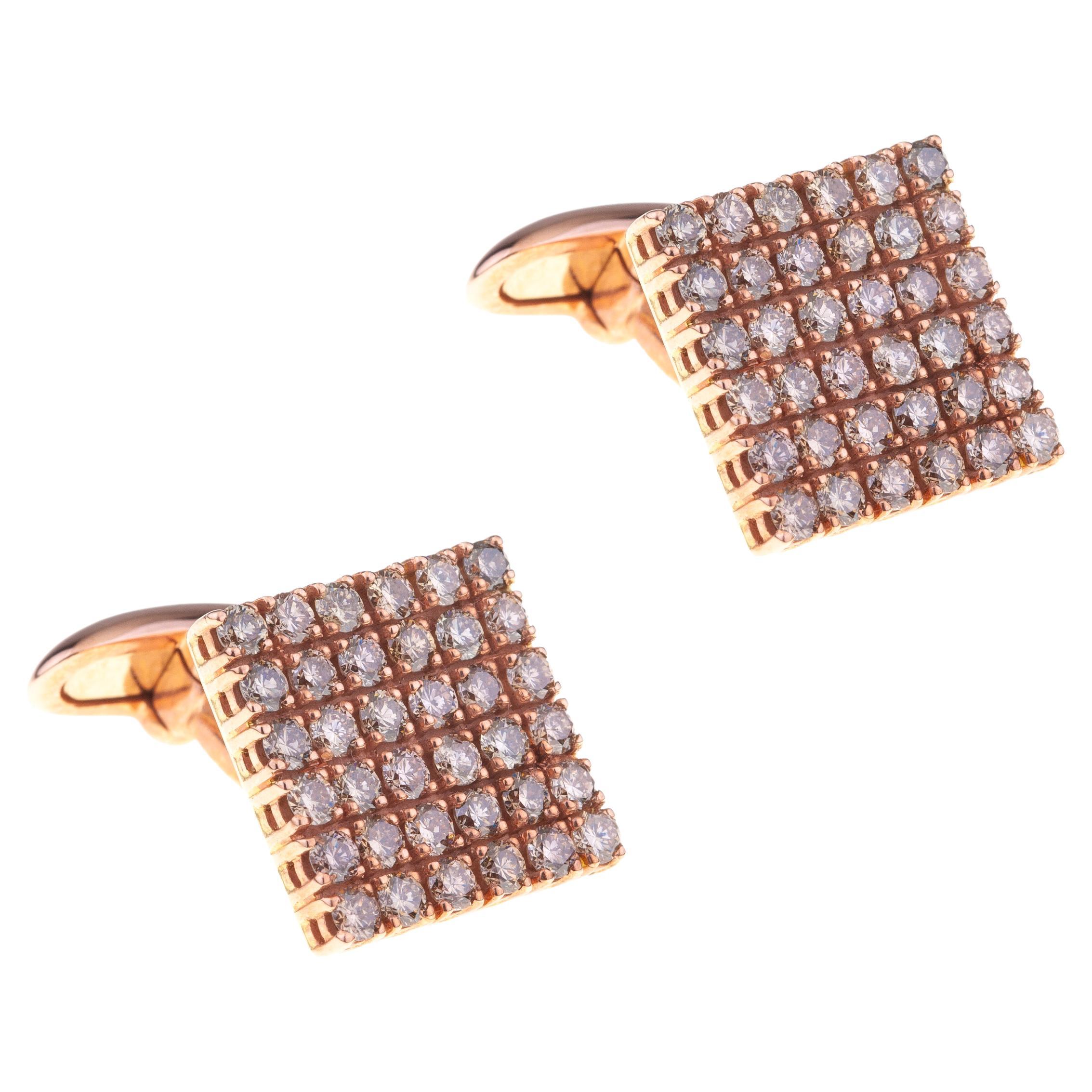 Cufflinks For Men Rose Gold Squared with 36 diamonds each.
Special Cufflinks for Business or Leisure Time to be worn on white, light blue or stripe Cuff Shirts.
The gold square contains 36 brown diamonds per each cufflinks and total weight is ct.