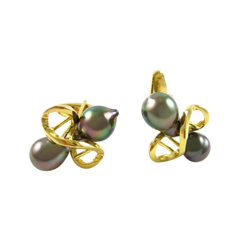 Cufflinks in 18 Karat Yellow Gold with South Sea or Tahitian Pearls For Sale