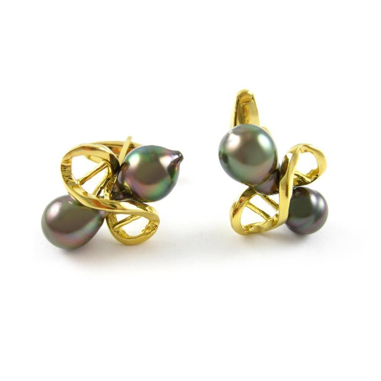 Cufflinks in 18 Karat Yellow Gold with South Sea or Tahitian Pearls In Excellent Condition For Sale In Solana Beach, CA