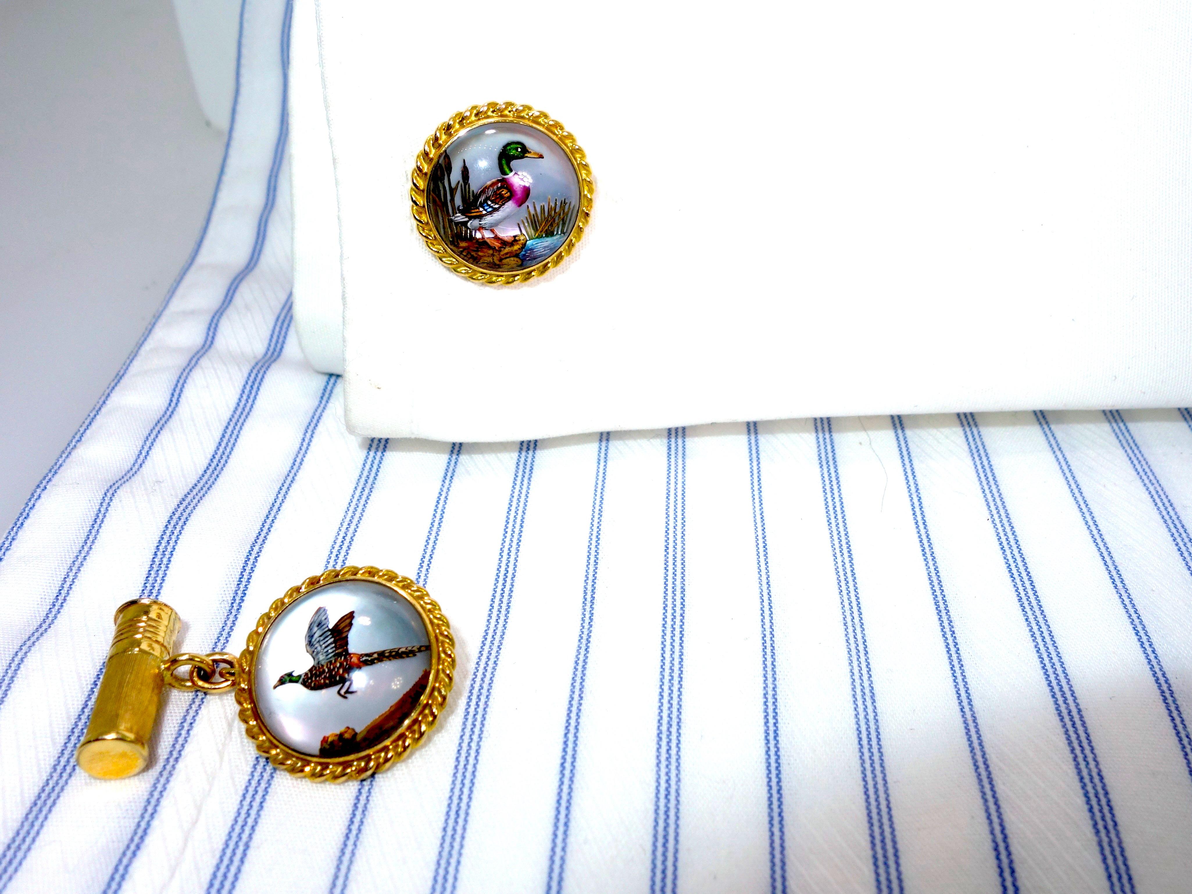 Cufflinks in Gold with a Fine Enamel Hunting and Shot Shell Motif, circa 1935 In Excellent Condition In Aspen, CO