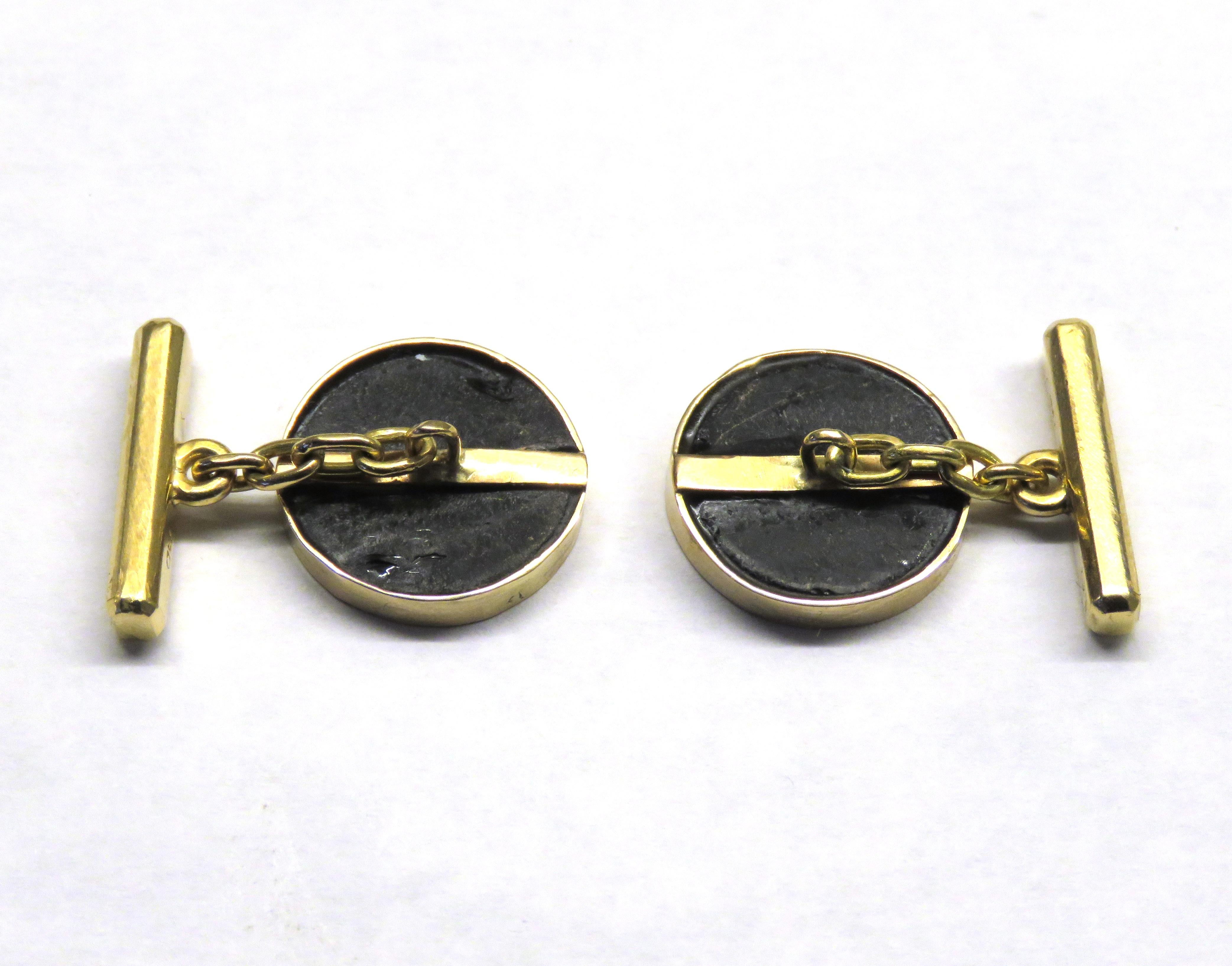 Gemelos vintage grabados en oro rosa de 18 quilates Alce negro colgados Fabricados en Italia en venta 3