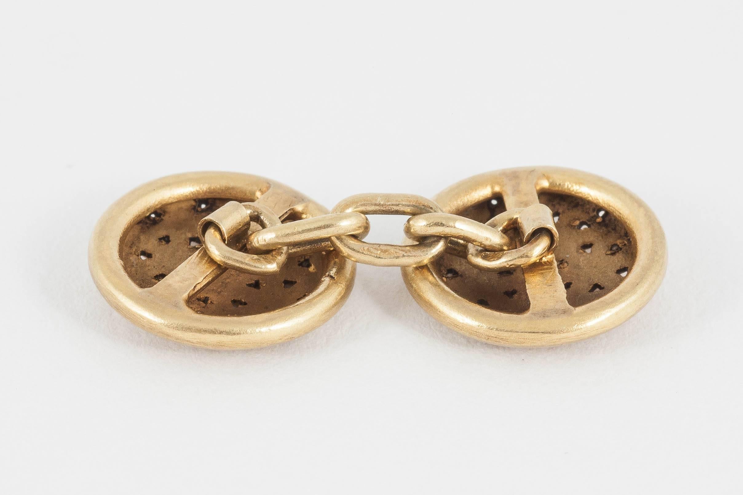 Cufflinks in an Openwork 18 Karat Gold Woven Design, French circa 1890. In Good Condition For Sale In London, GB