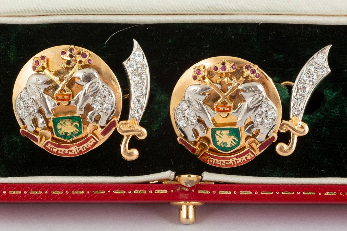 Indian Style Vintage Cufflinks 18 Carat Gold, Diamonds, Rubies & Enamel, 1950's For Sale 1