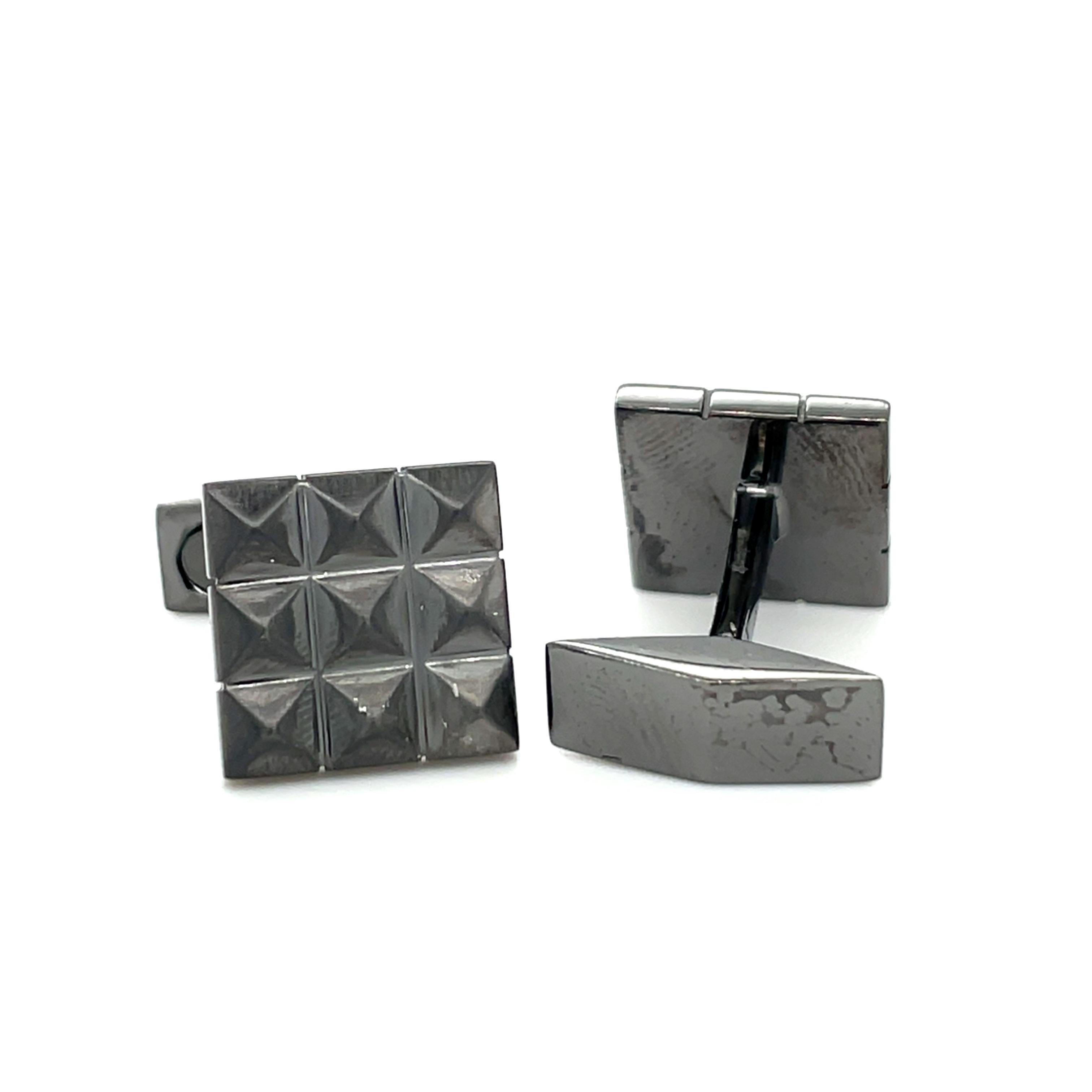 These 18K white gold (black rhodium) unique cufflinks are from Timeless Collection. These very elegant cufflinks are made with white gold (black rhodium). Total metal weight is 15.00 gr. These cufflinks are a perfect upgrade to every look.
This