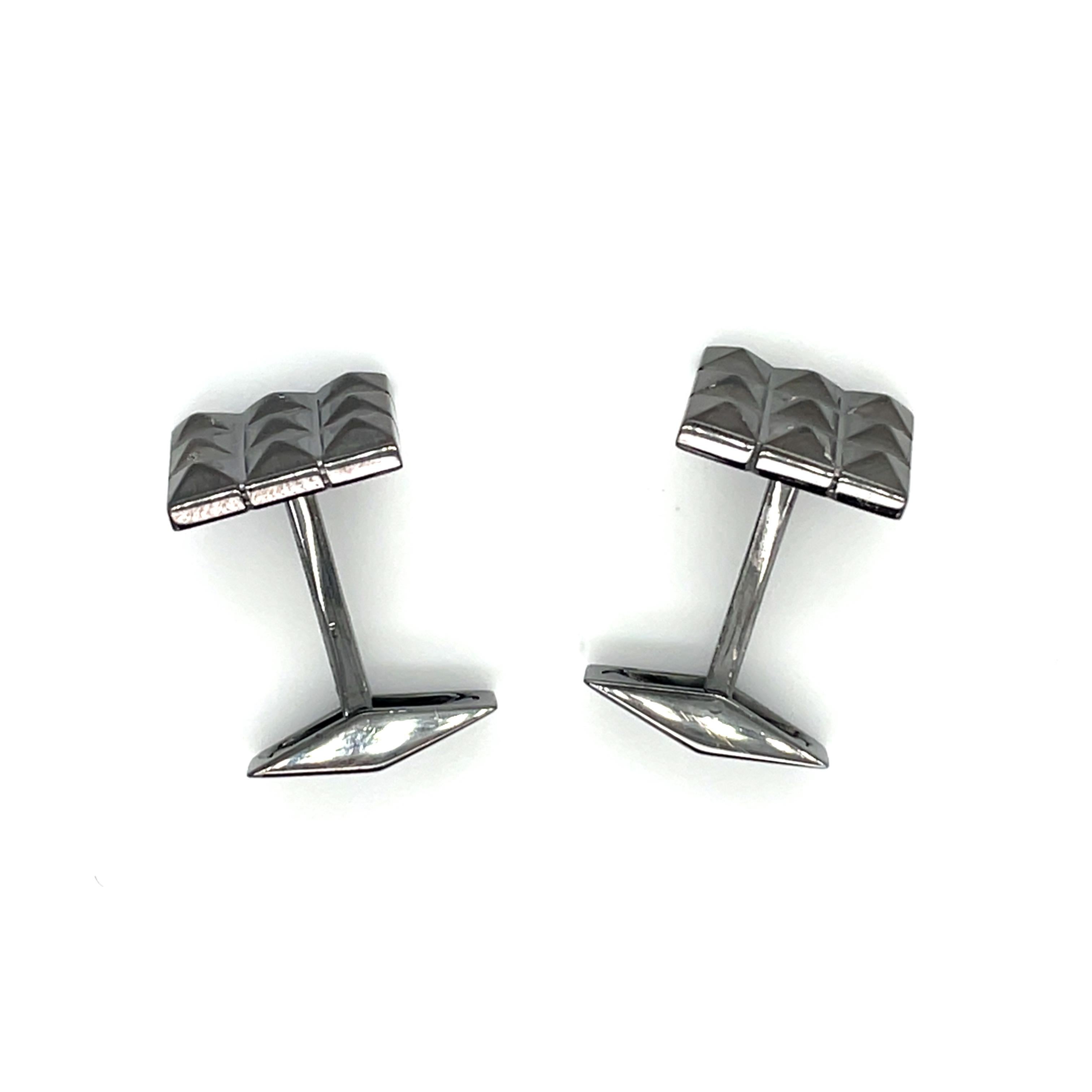 Square Cut Cufflinks with black rhodium For Sale