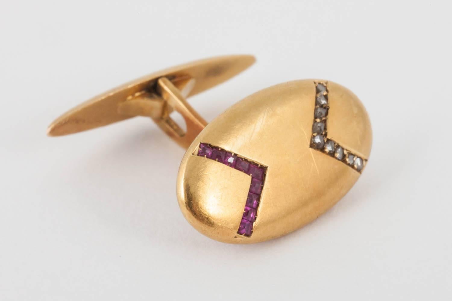 Late Victorian Cufflinks in 18 Karat Gold, Set Rubies and Rose Cut Diamonds, French circa 1890 For Sale