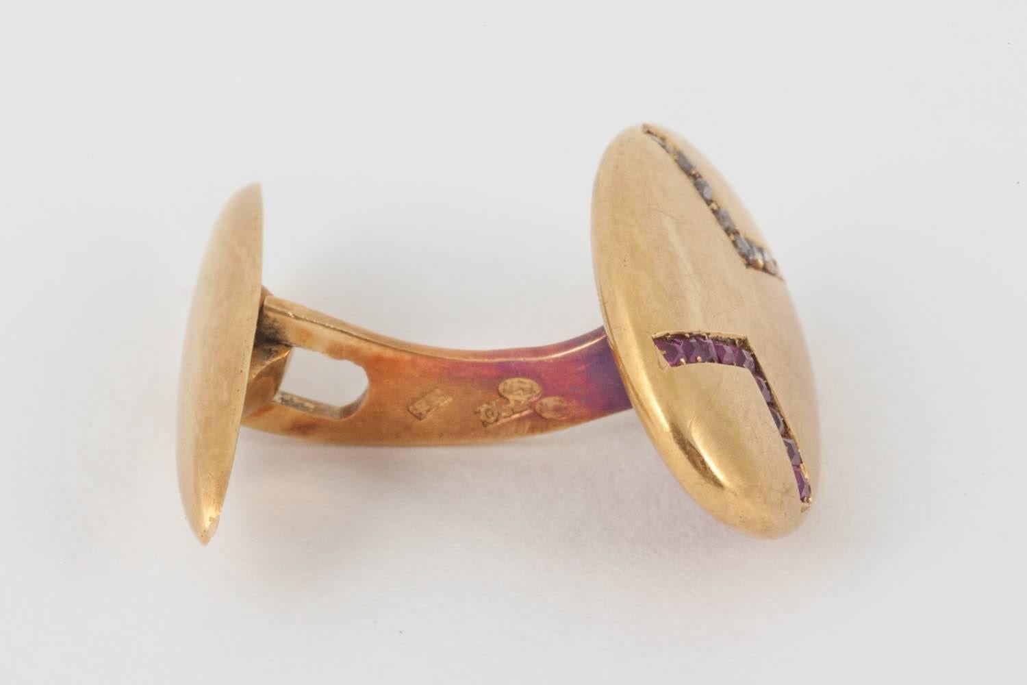 Cufflinks in 18 Karat Gold, Set Rubies and Rose Cut Diamonds, French circa 1890 In Good Condition For Sale In London, GB