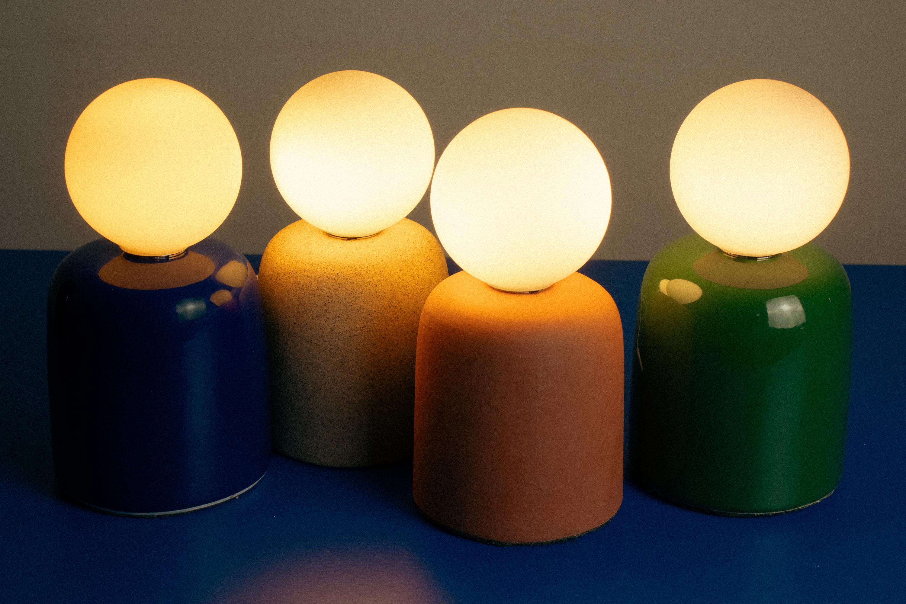 Lampe de table Cuia bleue, collection Romaria en vente 4