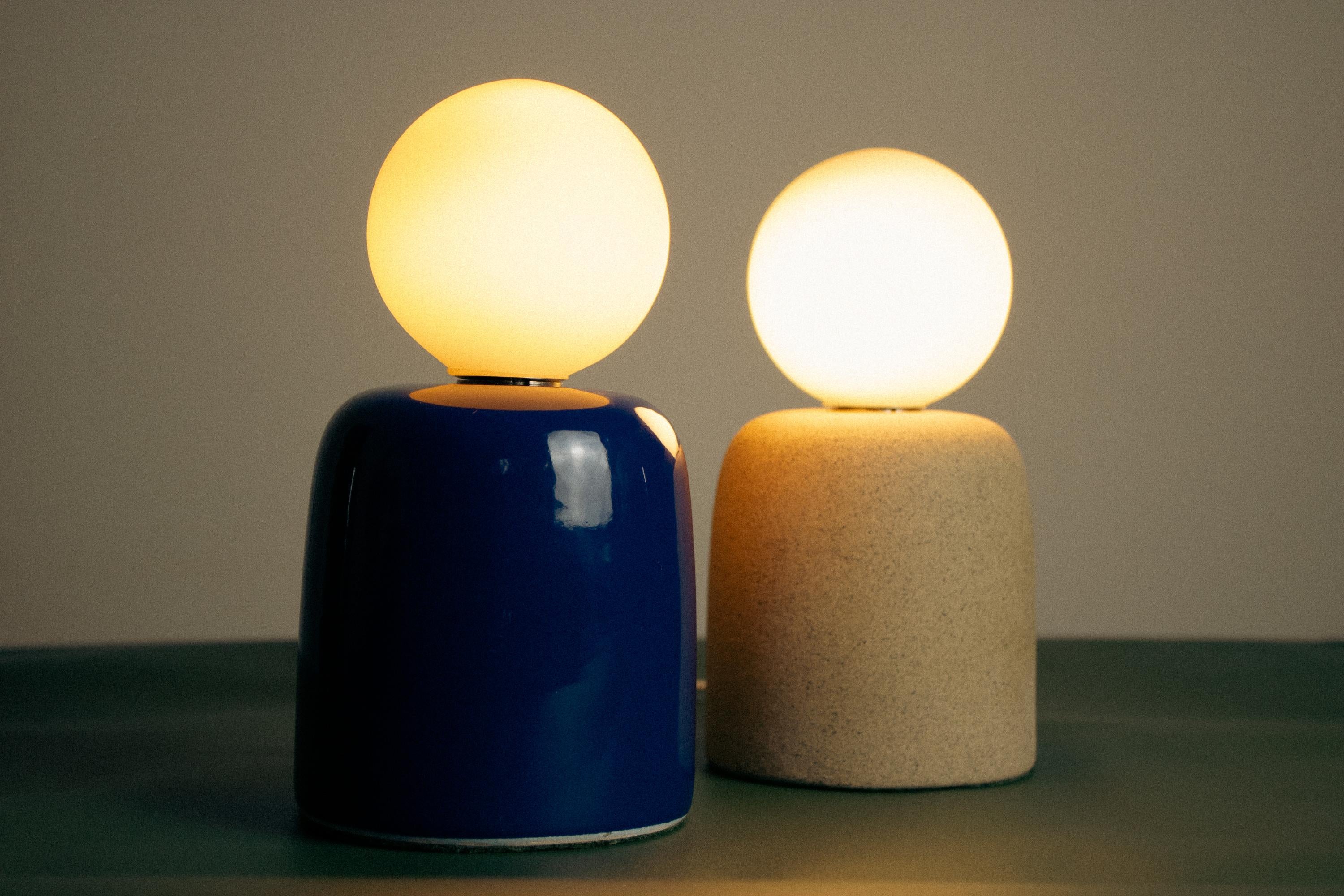 Céramique Lampe de table Cuia - sable - Collection Romaria en vente