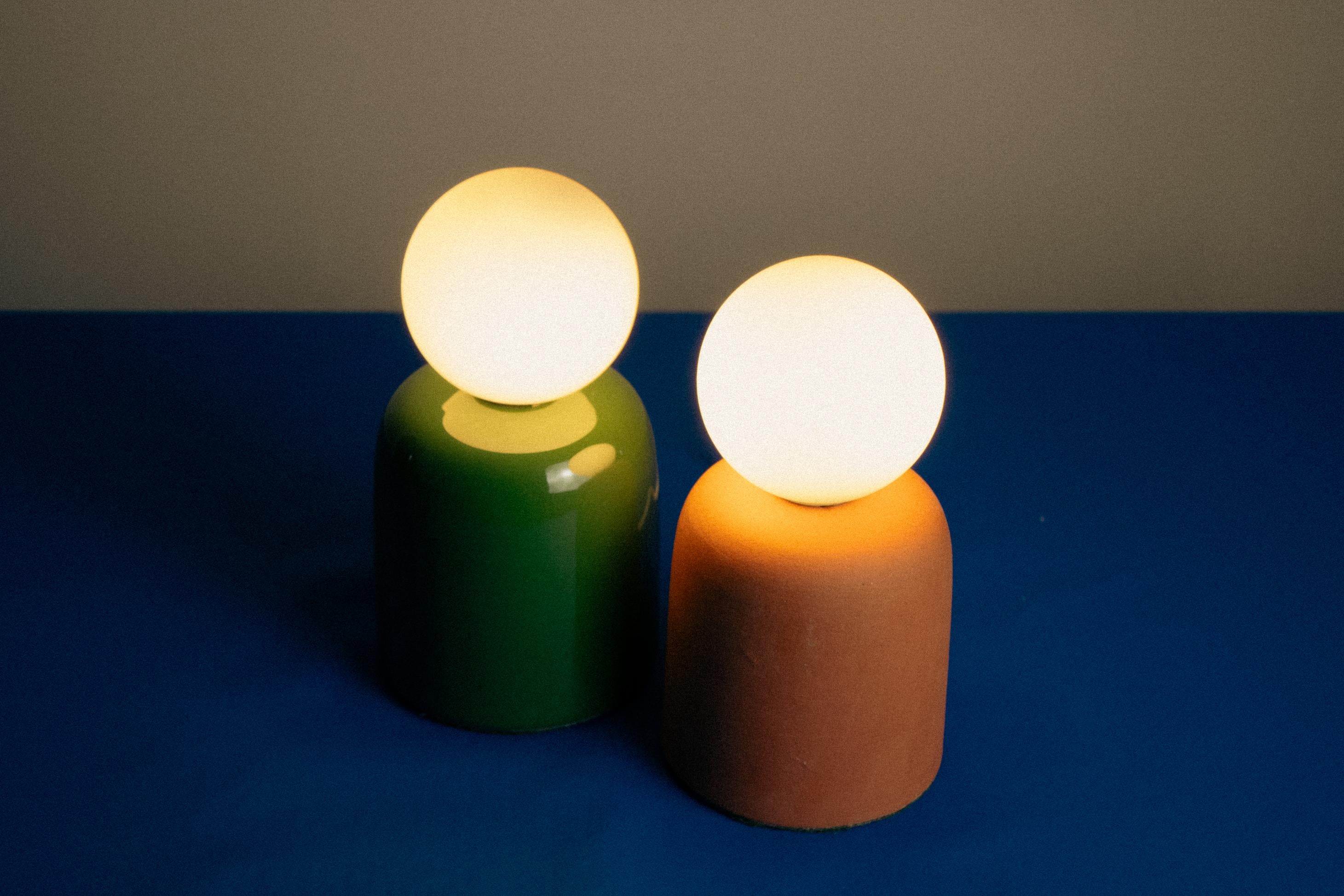 Brésilien Lampe de table Cuia en terre cuite - Collection Romaria en vente