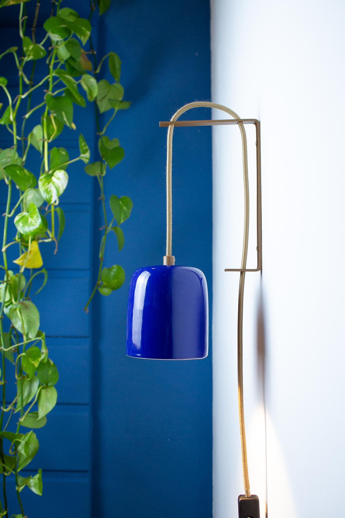 Cuia Wandleuchter - blau - Romaria Kollektion - brasilianische Keramik im Zustand „Neu“ im Angebot in Campinas, BR