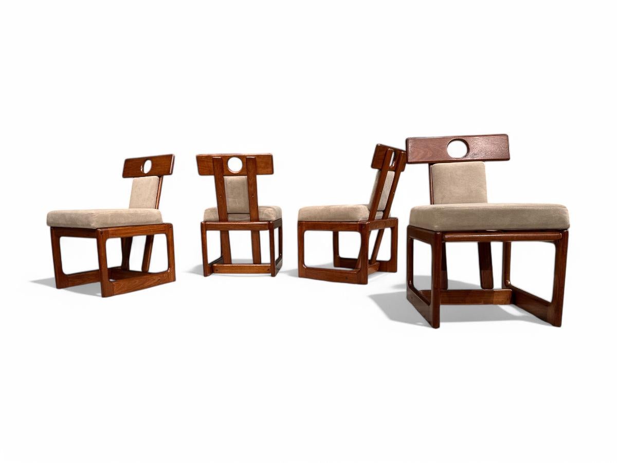 “Cuiaba” Dining Set in Hardwood & Ultrasuede, Sergio Rodrigues, 1970s, Brazil In Good Condition For Sale In New York, NY