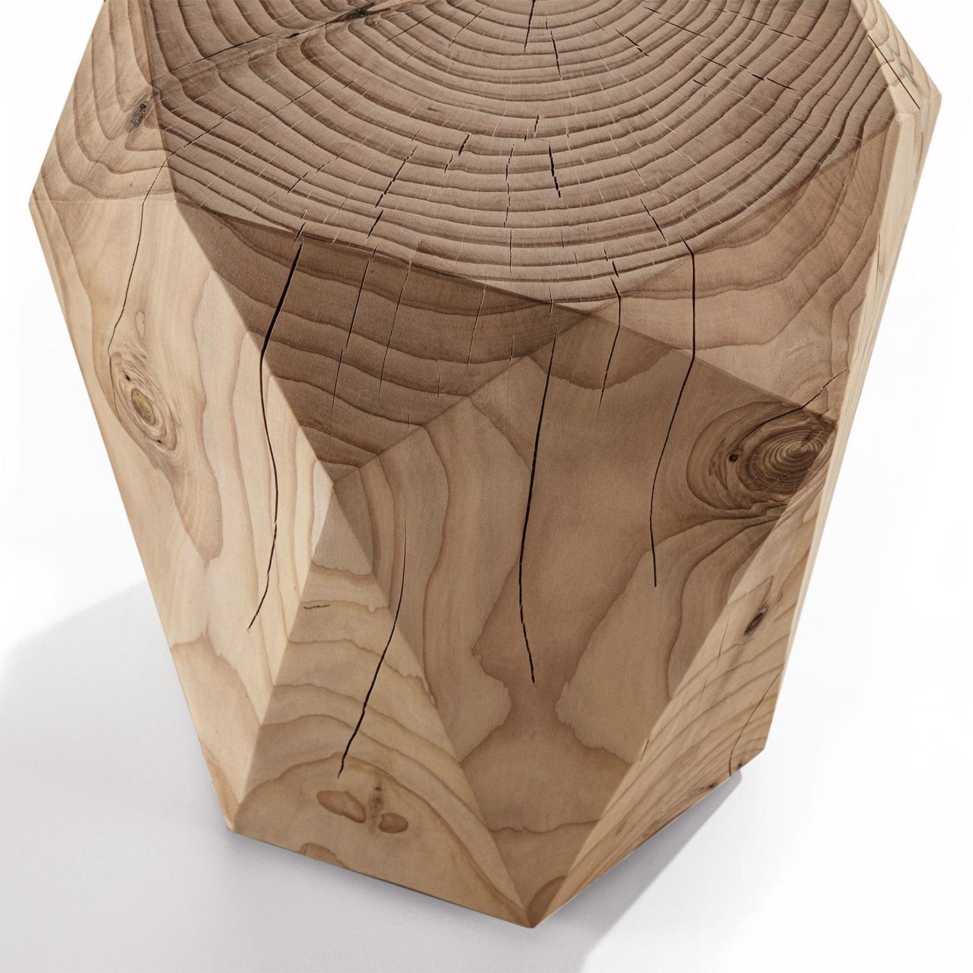 Cullinan Cedar Stool In New Condition For Sale In Paris, FR