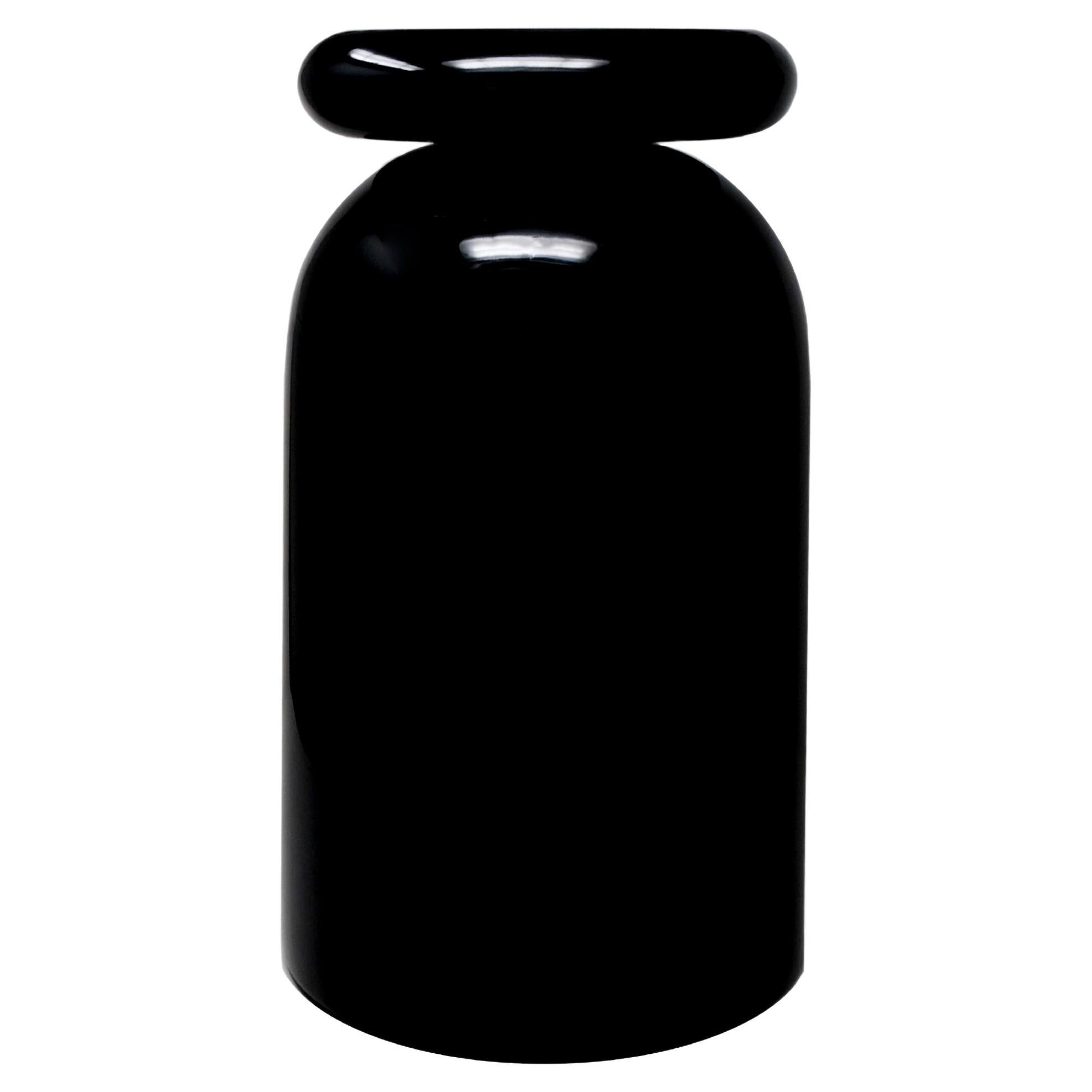 Taburete Cult, Mesa auxiliar escultórica, en lacado negro en venta