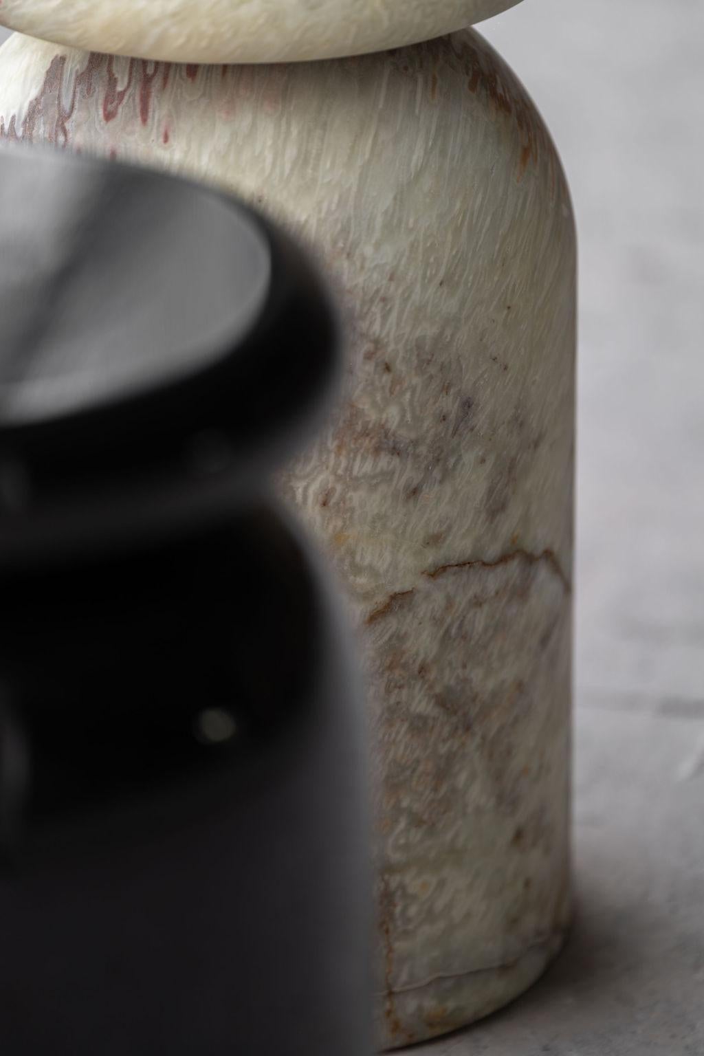 Cult Hocker, skulpturaler Beistelltisch, mexikanischer grüner Onyx (21. Jahrhundert und zeitgenössisch) im Angebot