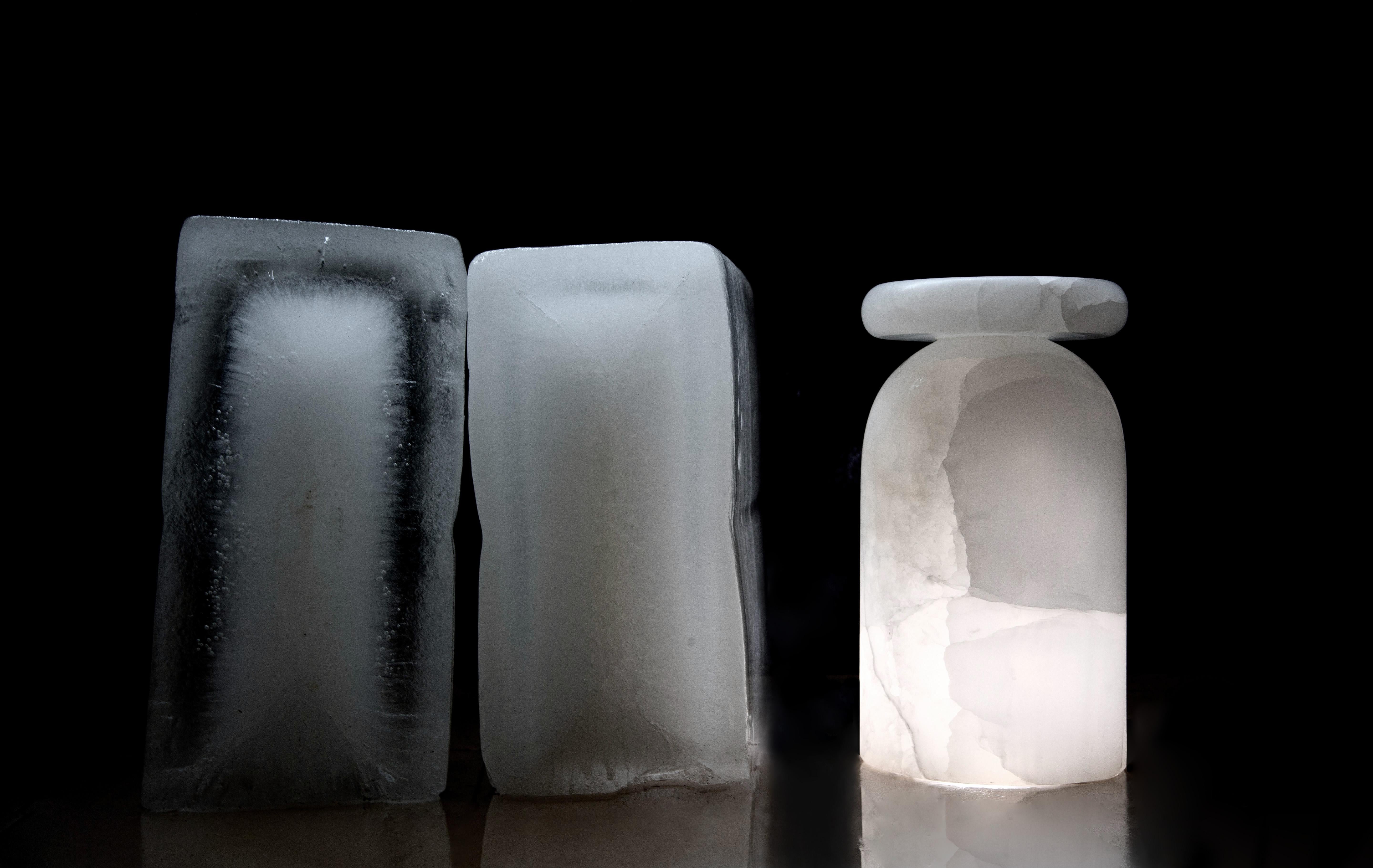 Onyx Tabouret Cult sculptural, onyx de glace mexicain / marbre en vente