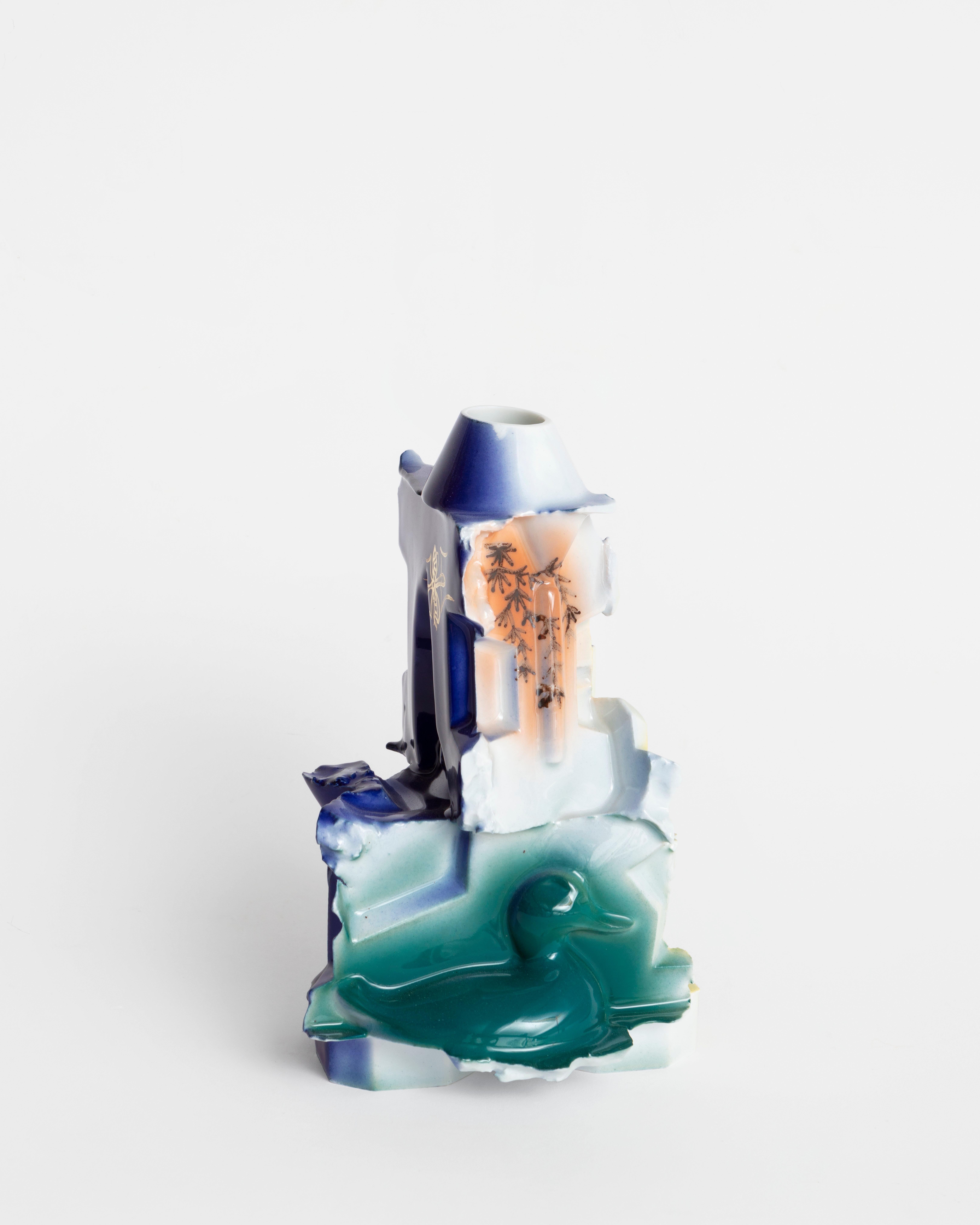 “Meta(st)ases is a series of works conceptualized around the profound essence of the vase. 
I have been obsessed
with this shape for a long time, but it became clear that I had to work on it in 2016. That year, I began a research residency on the