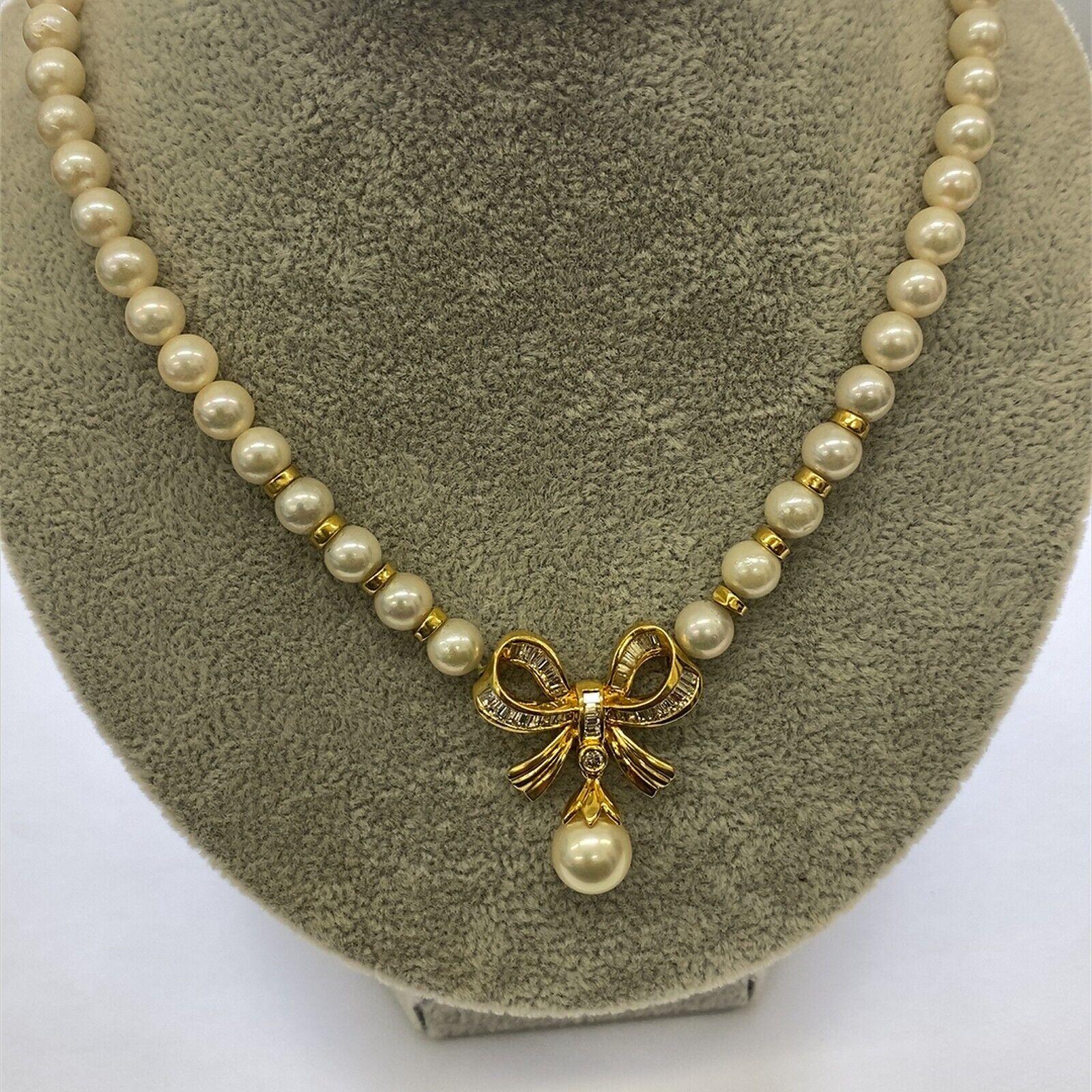 Cultural Pearl Necklace with 18ct Yellow Gold & Diamond Centre For Sale 1