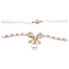 Cultural Pearl Necklace with 18ct Yellow Gold & Diamond Centre