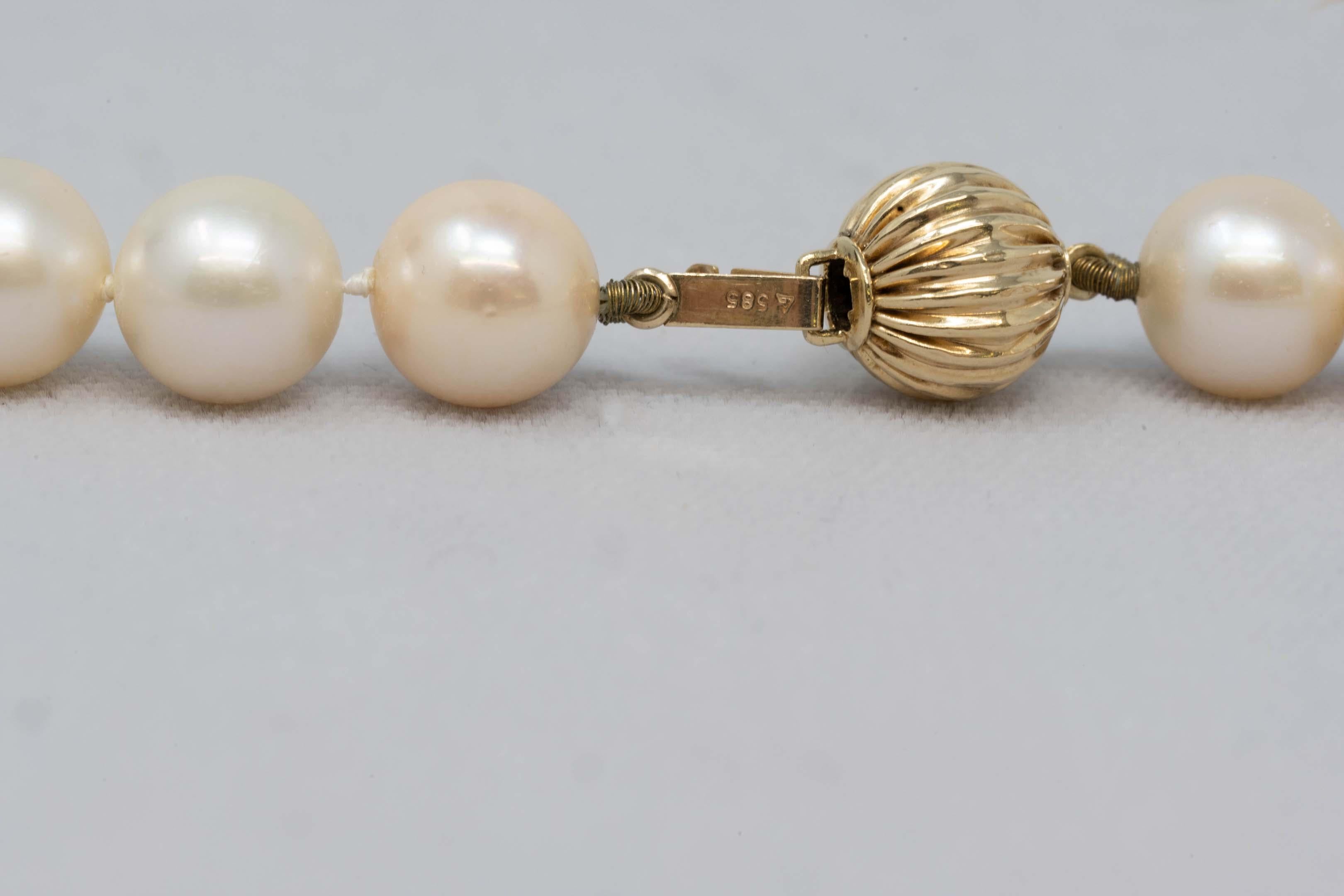 Collier de perles d' Akoya de culture Excellent état - En vente à Montreal, QC