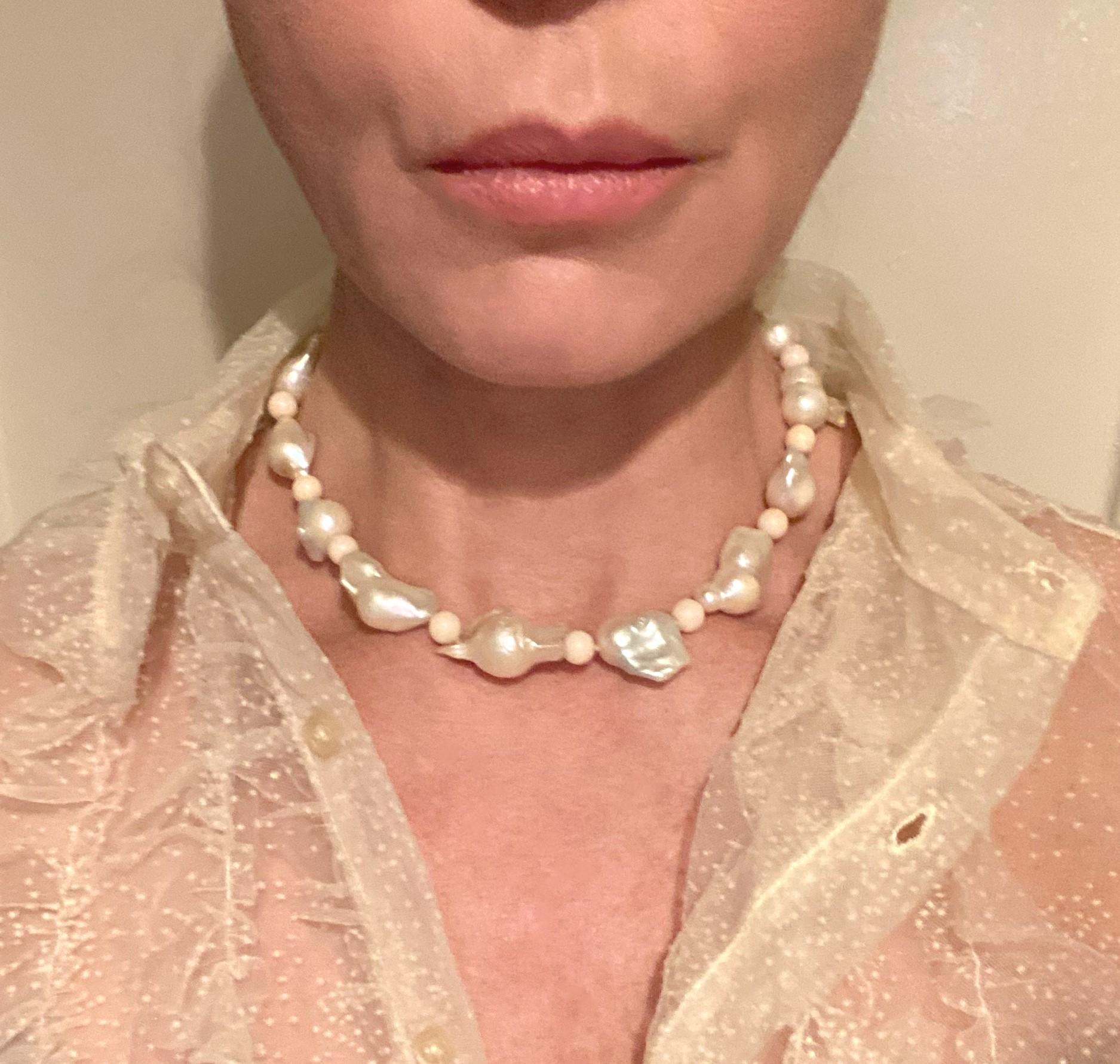 Cultured and Baroque Pearls and Coral Beads 18-Karat Gold Necklace For Sale 2